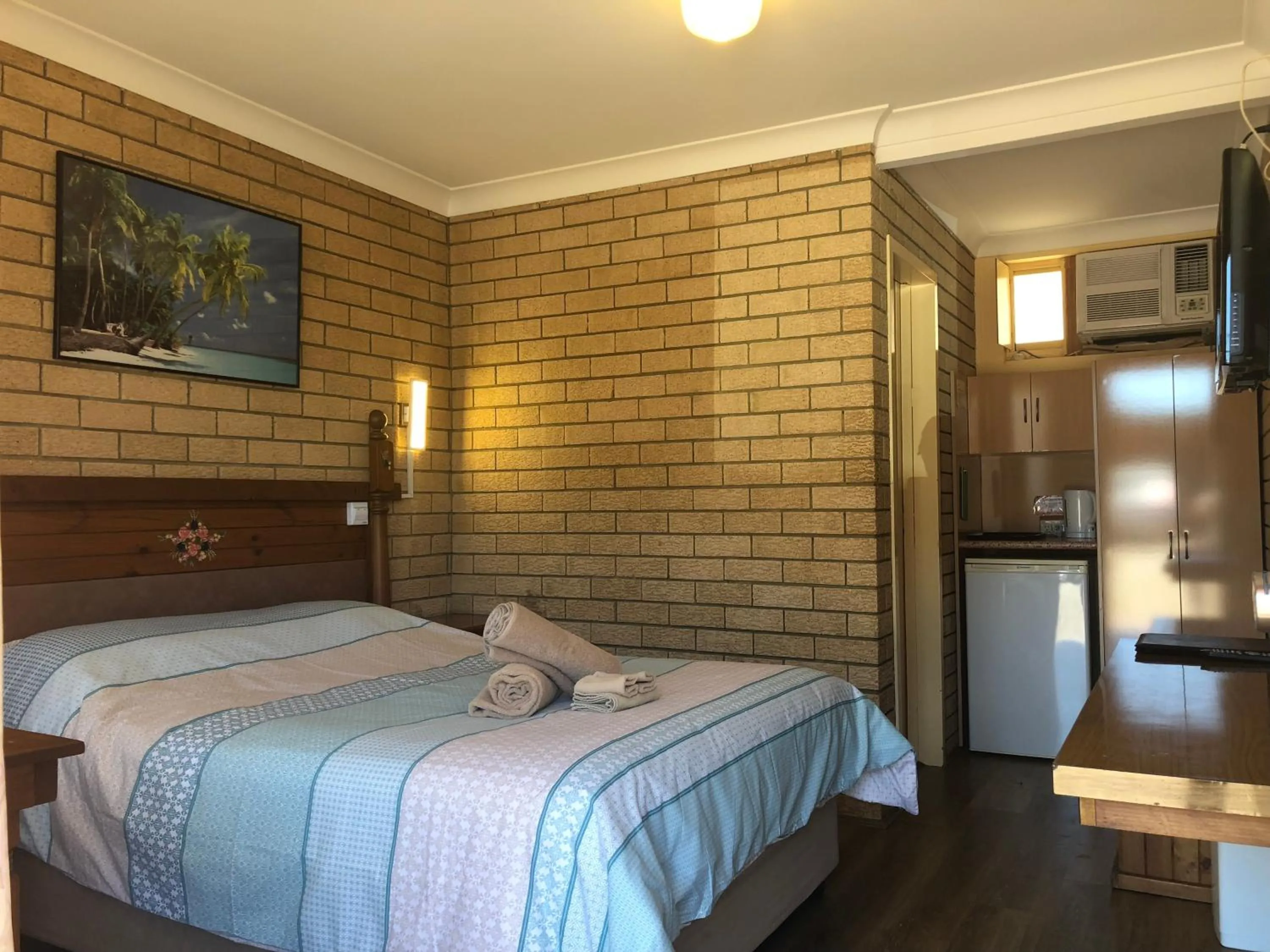 Bed in Lake Front Motel