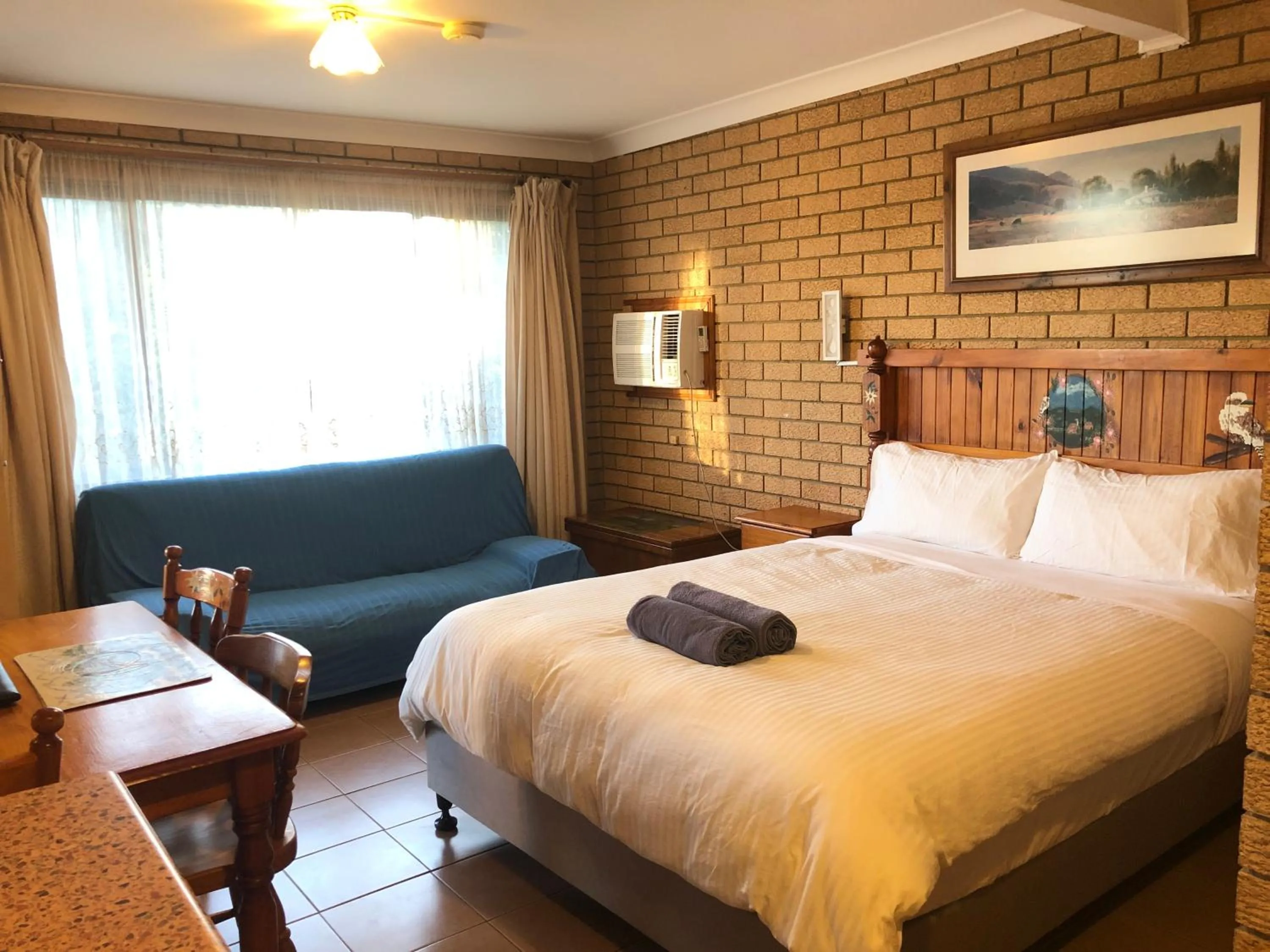 Bed in Lake Front Motel