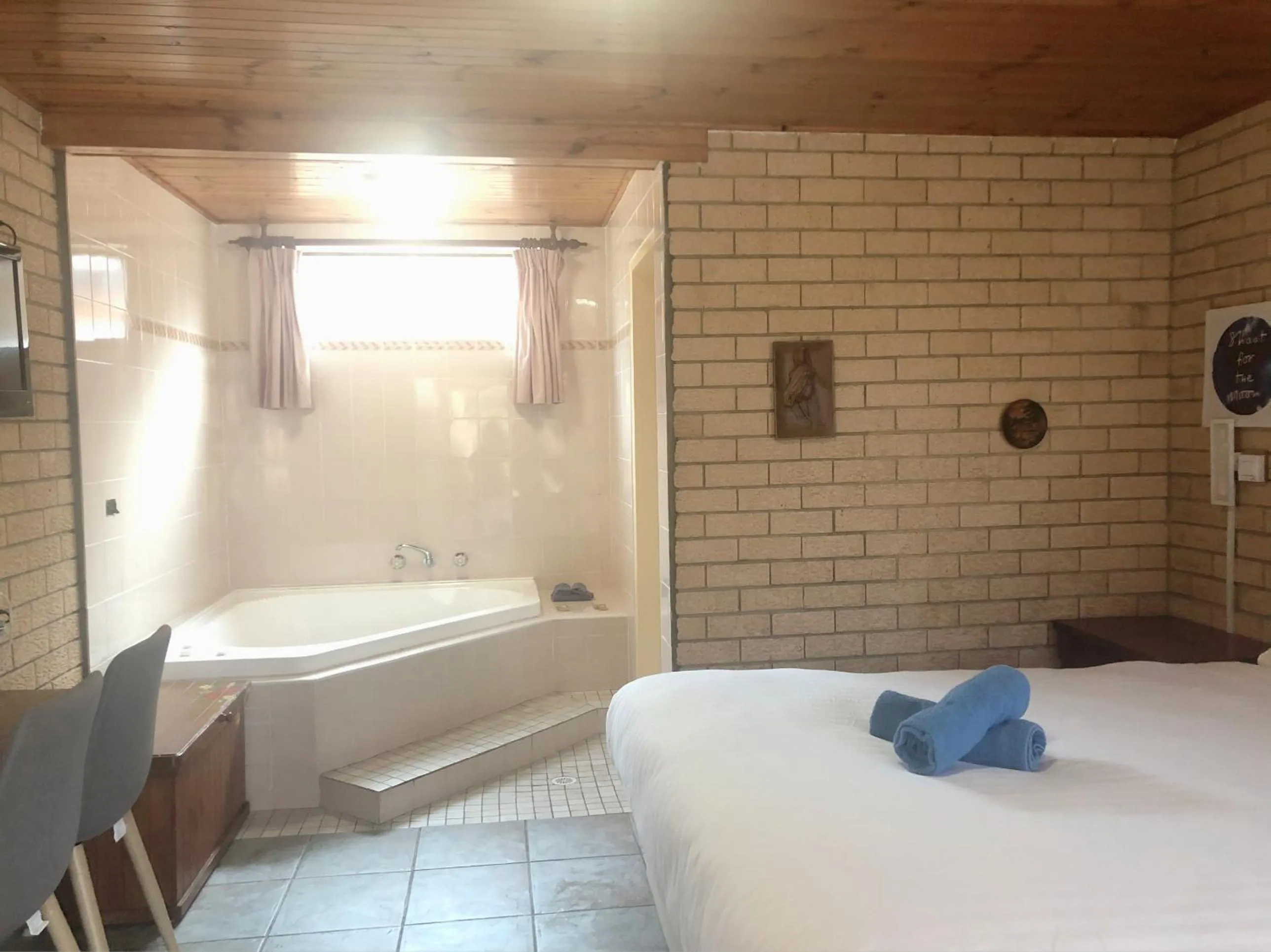 Bed in Lake Front Motel