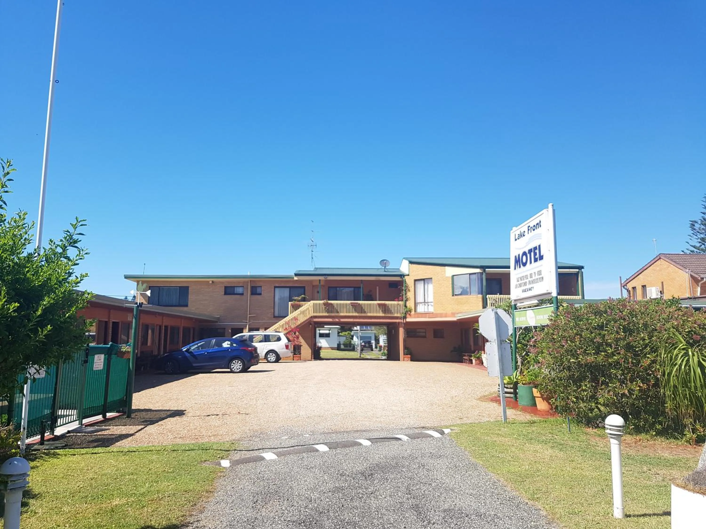 Property building in Lake Front Motel