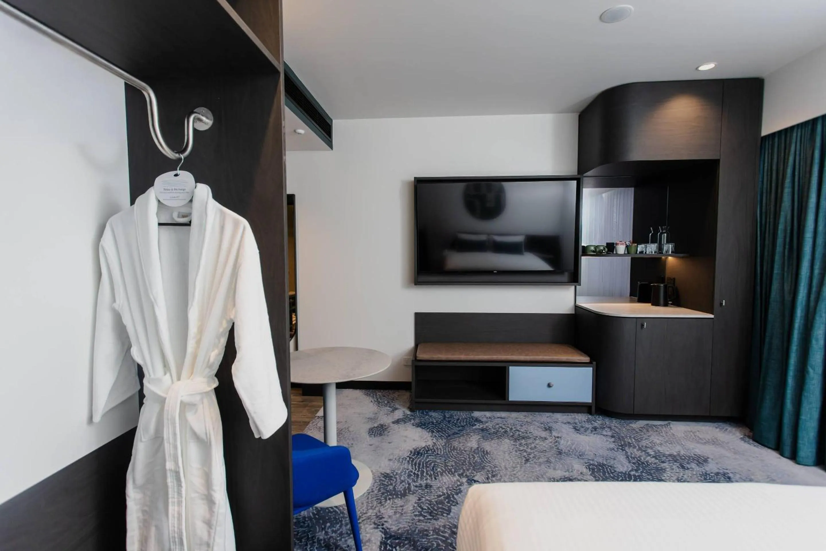 Bedroom, Bed in Bayside Geelong Hotel & Apartments, an Ascend Collection Hotel