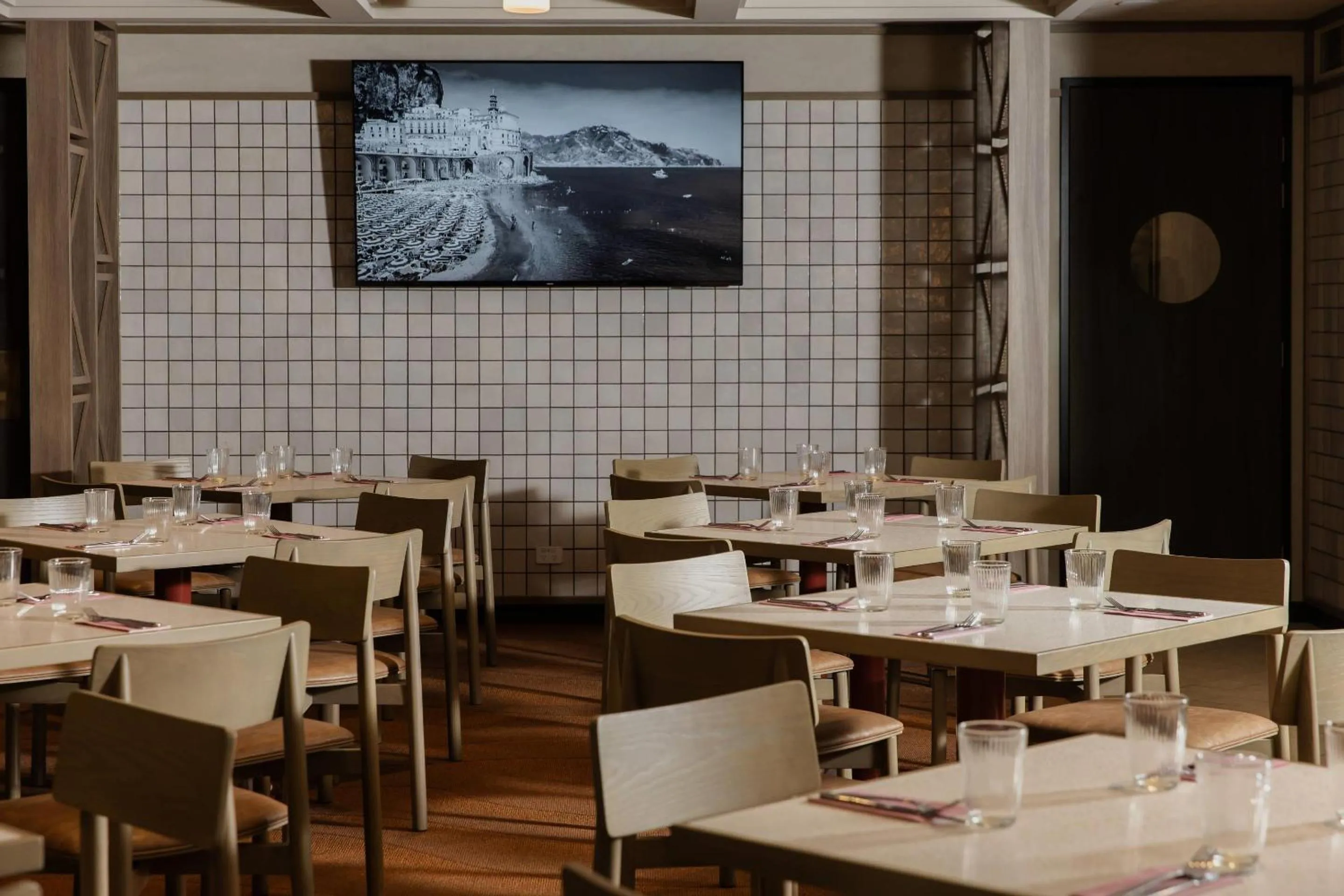 Restaurant/places to eat in Bayside Geelong Hotel & Apartments, an Ascend Collection Hotel