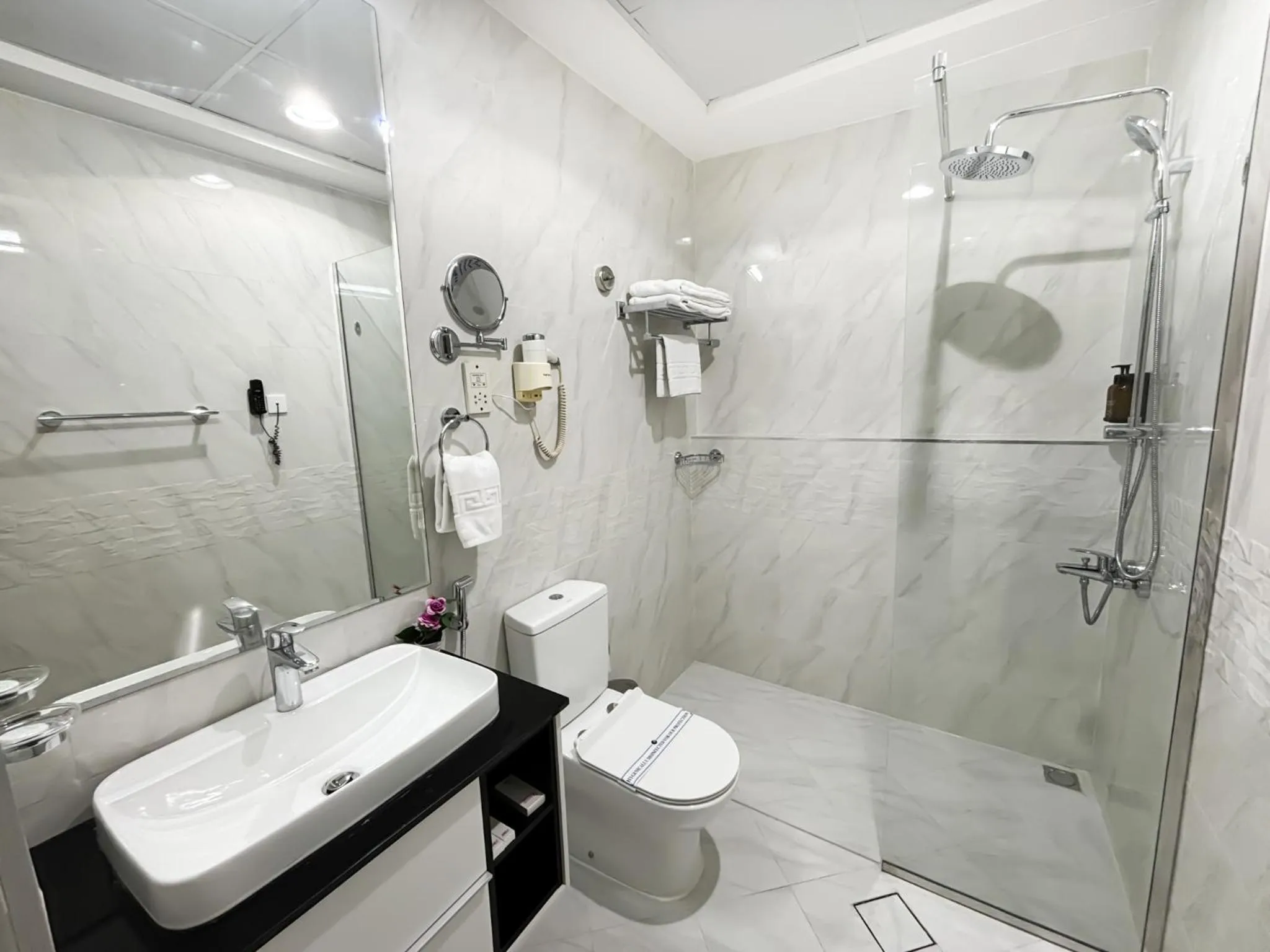 Shower in Fortune Hotel Deira