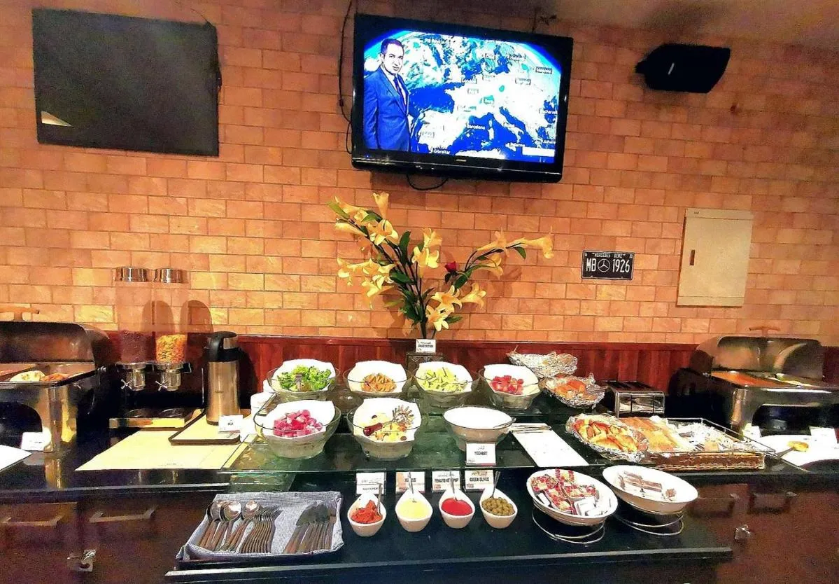 Restaurant/places to eat in Fortune Hotel Deira