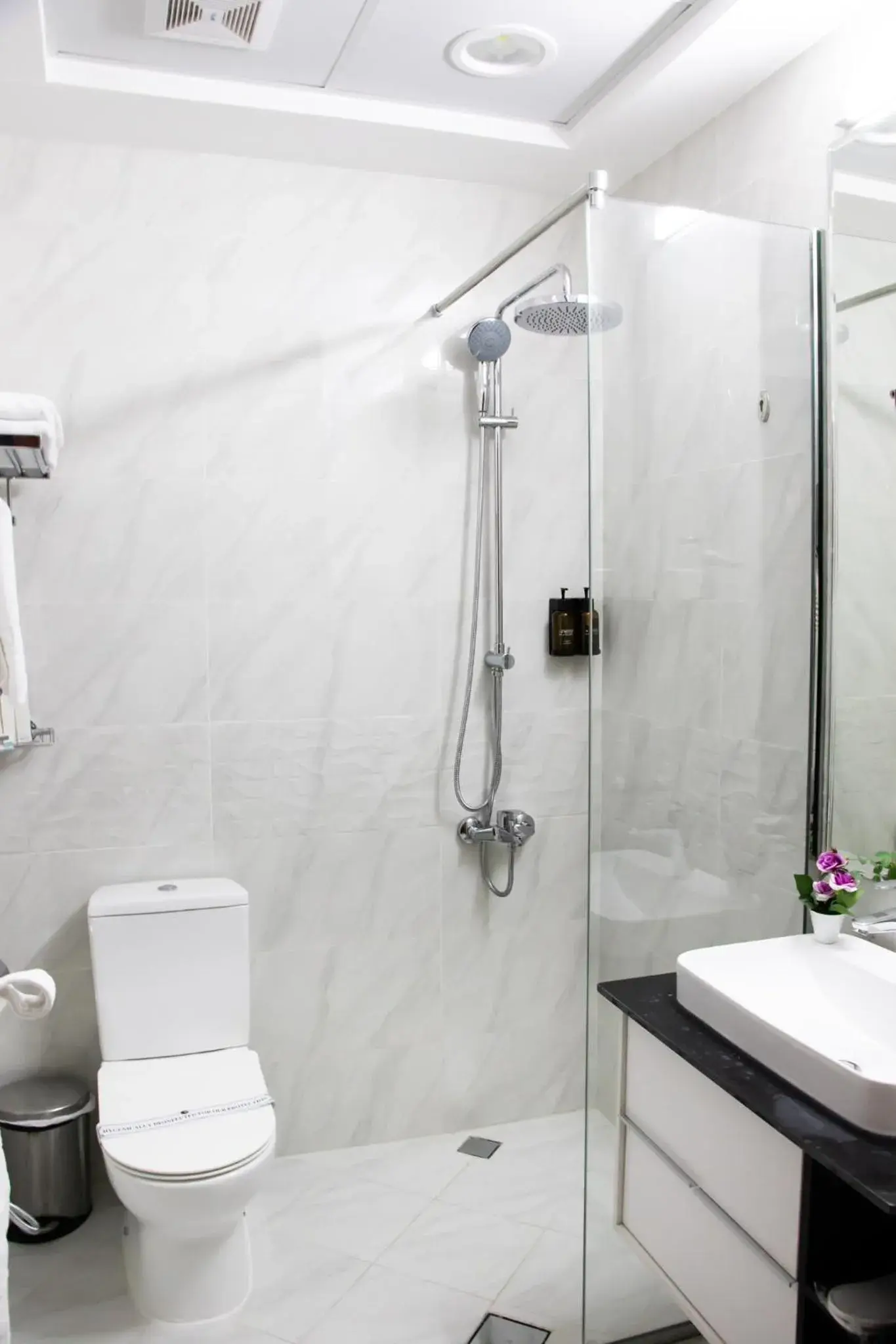 Bathroom in Fortune Hotel Deira Bathroom in Fortune Hotel Deira