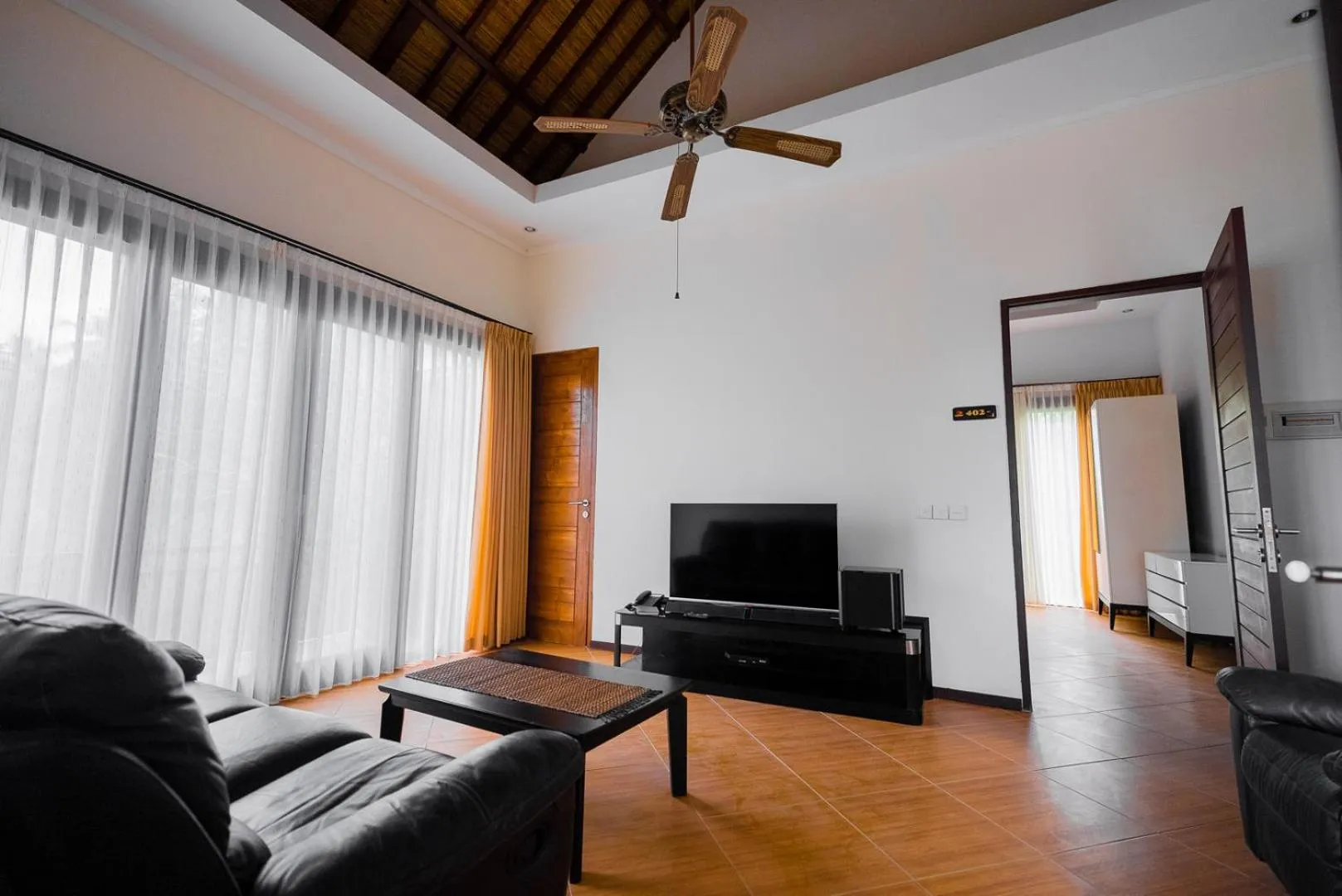 Communal lounge/ TV room in Orlowsky Discovery Candidasa Hotel