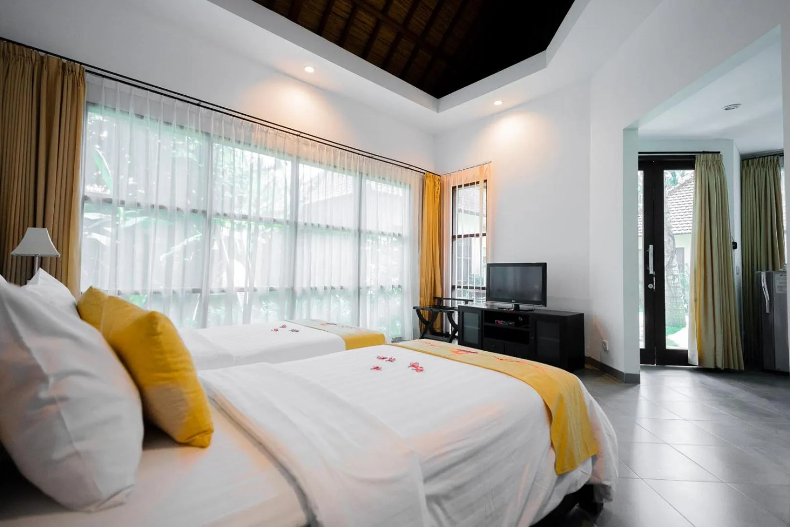 Bed in Orlowsky Discovery Candidasa Hotel