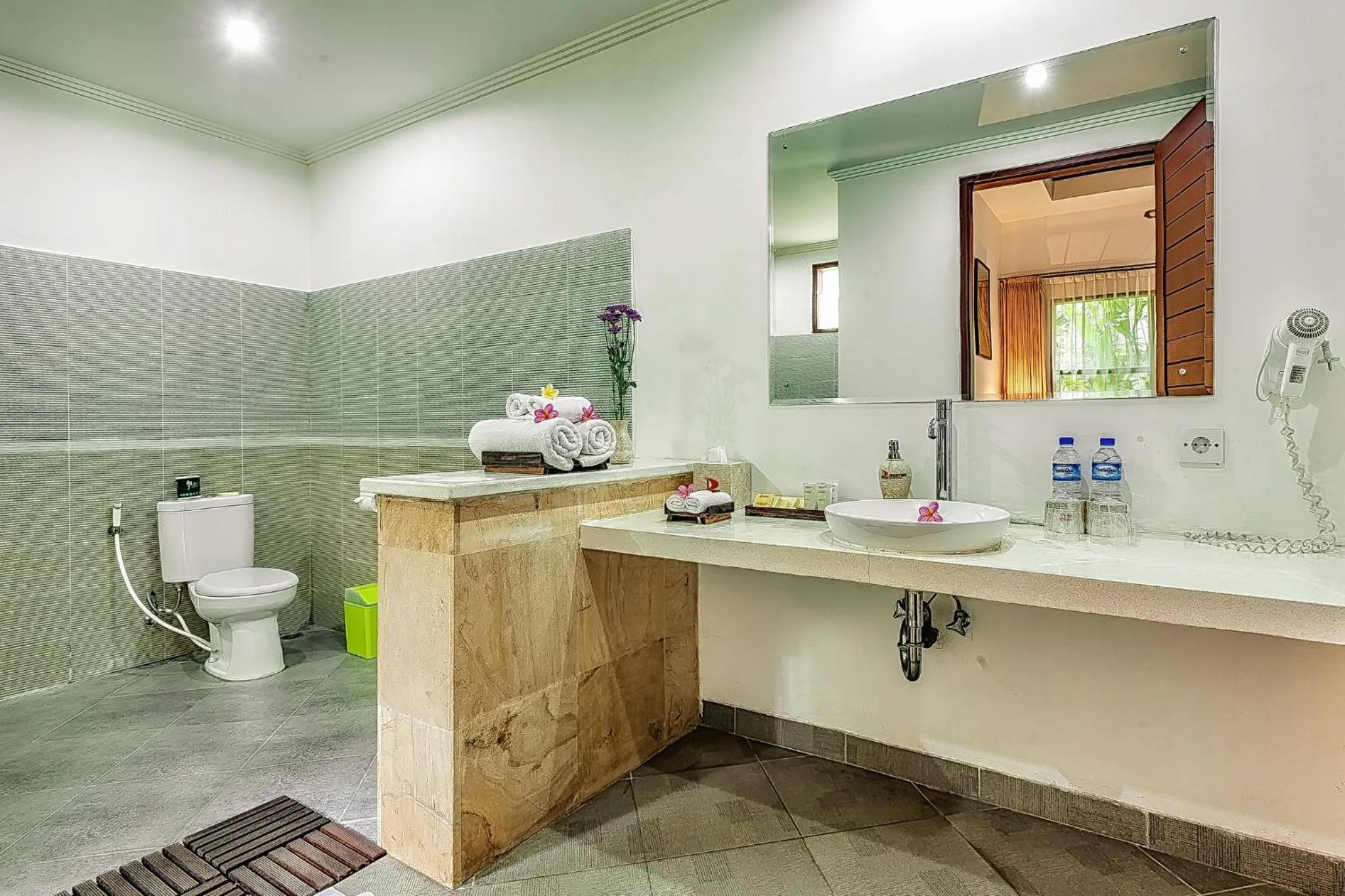 Toilet in Orlowsky Discovery Candidasa Hotel