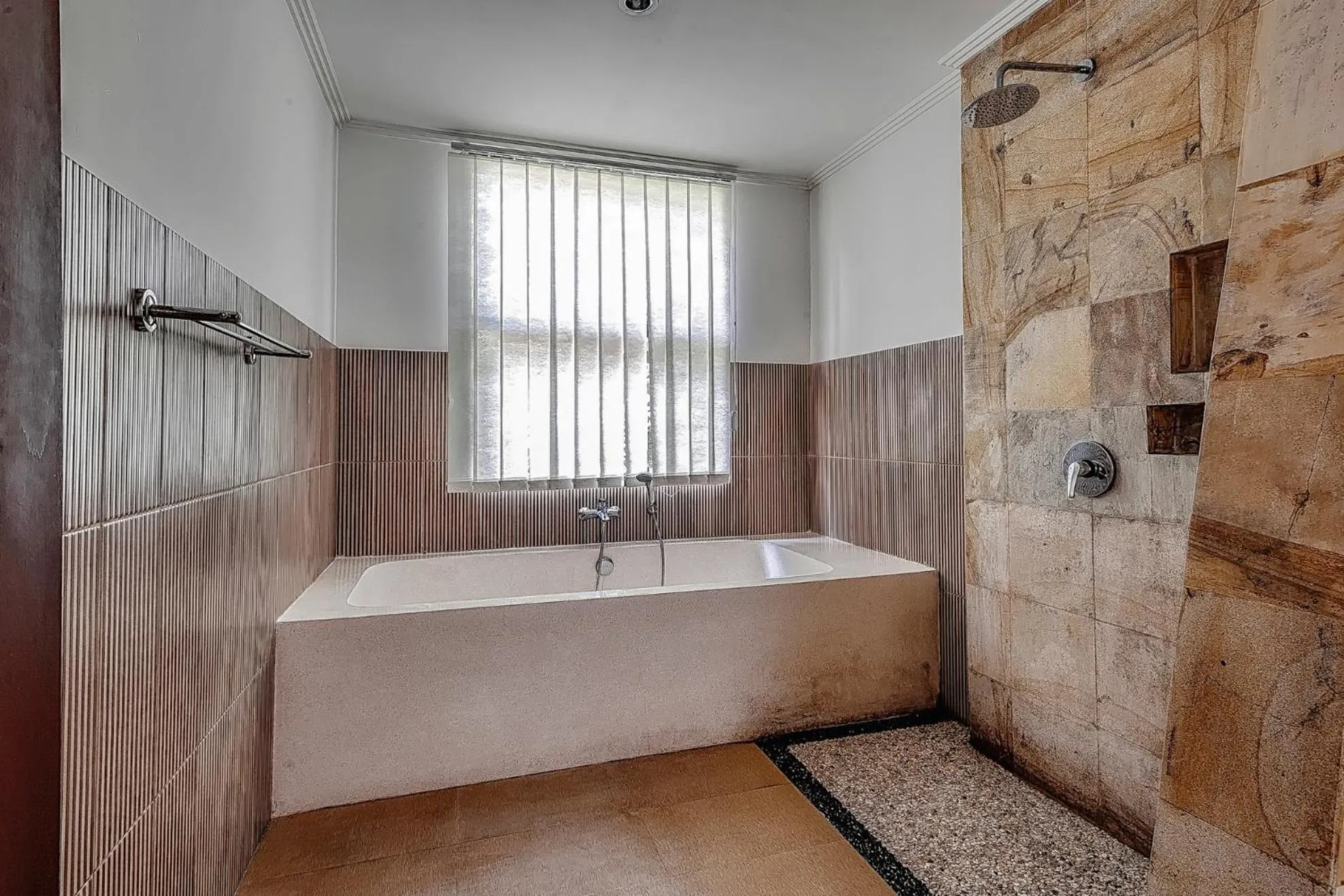 Shower in Orlowsky Discovery Candidasa Hotel