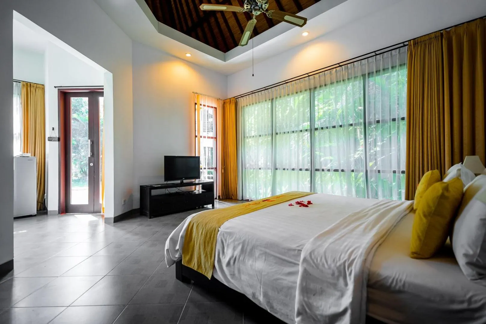 Bed in Orlowsky Discovery Candidasa Hotel