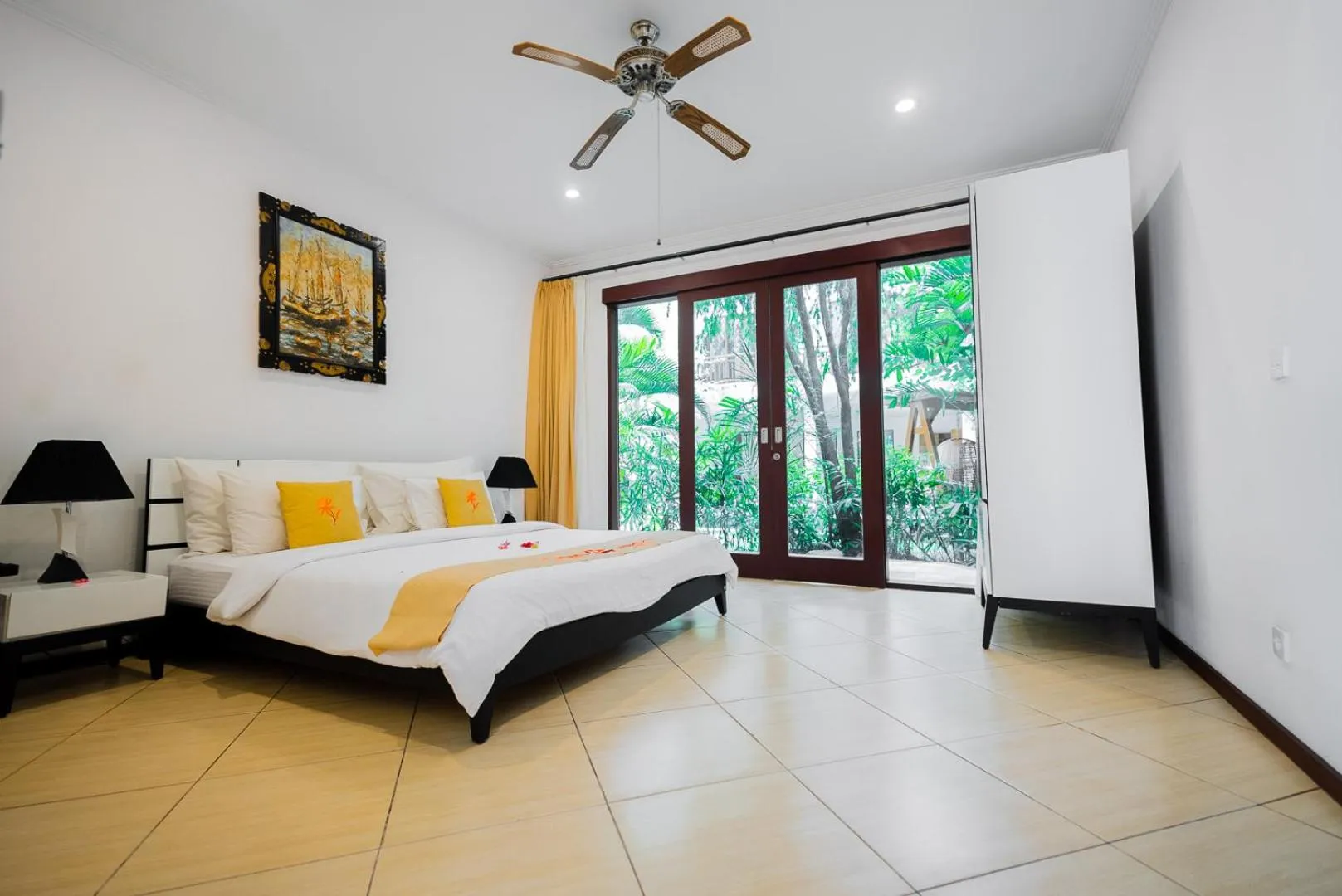 Bed in Orlowsky Discovery Candidasa Hotel