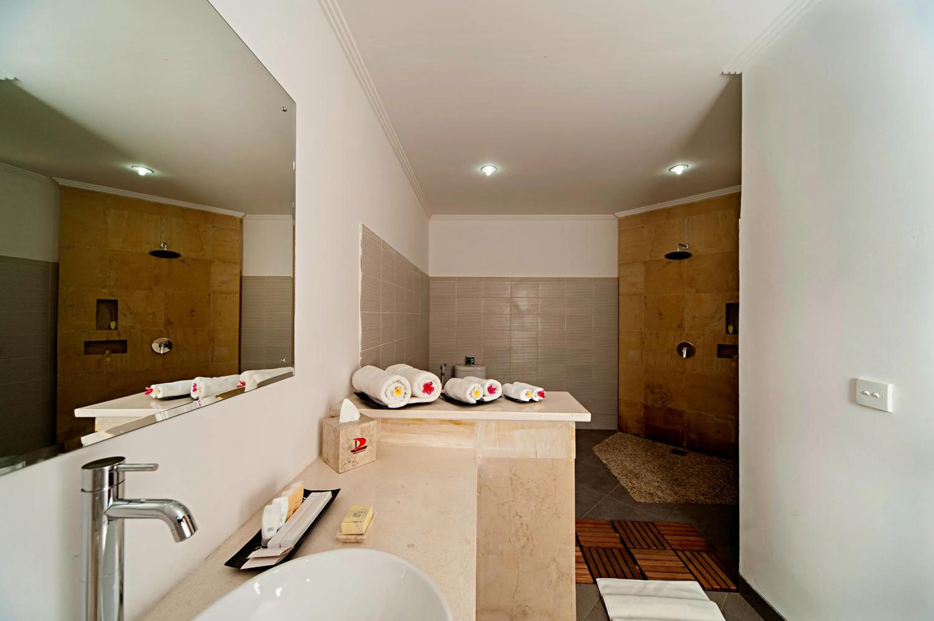 Bathroom in Orlowsky Discovery Candidasa Hotel