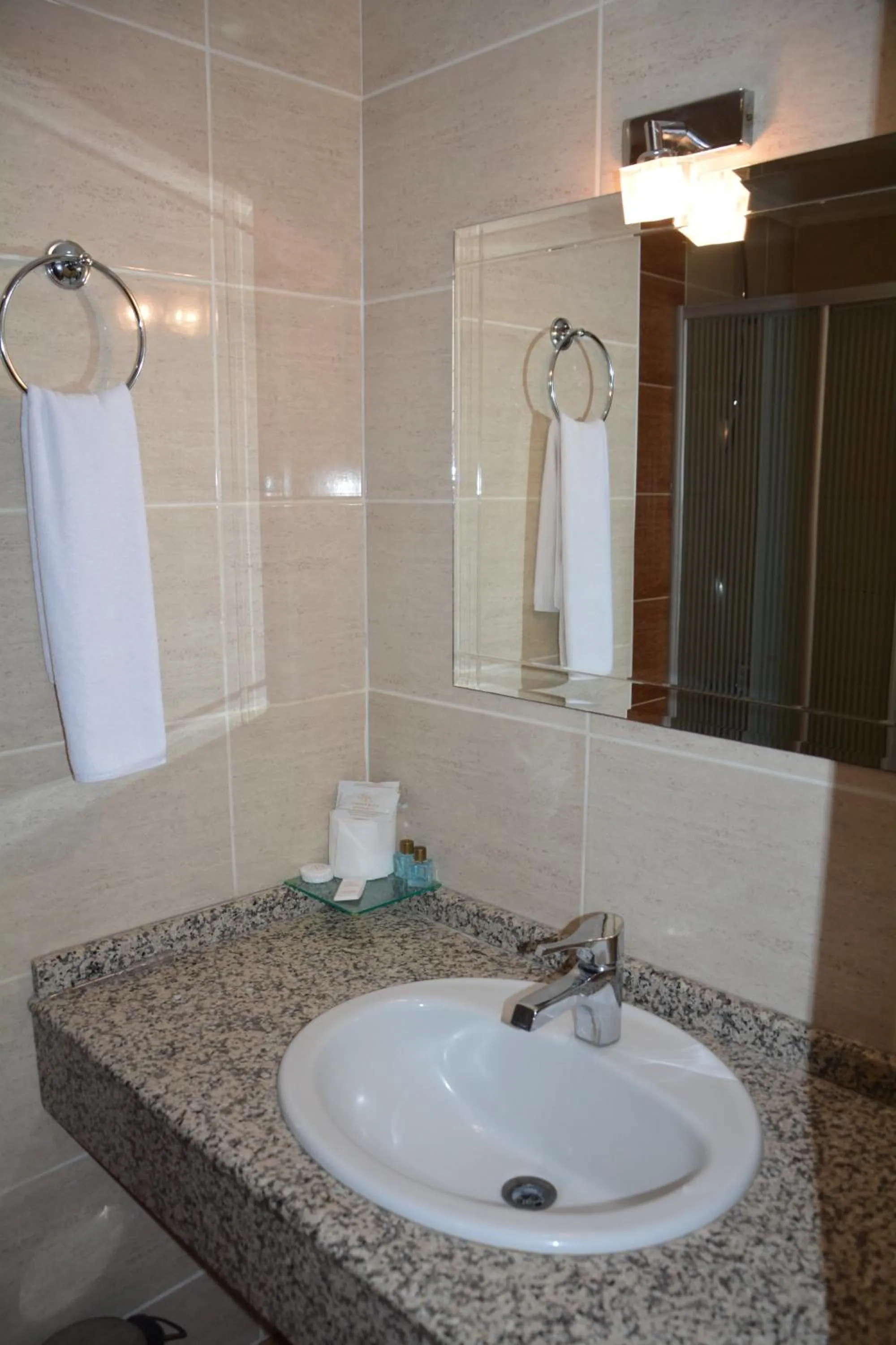 Shower in GARDEN KALE THERMAL HOTEL