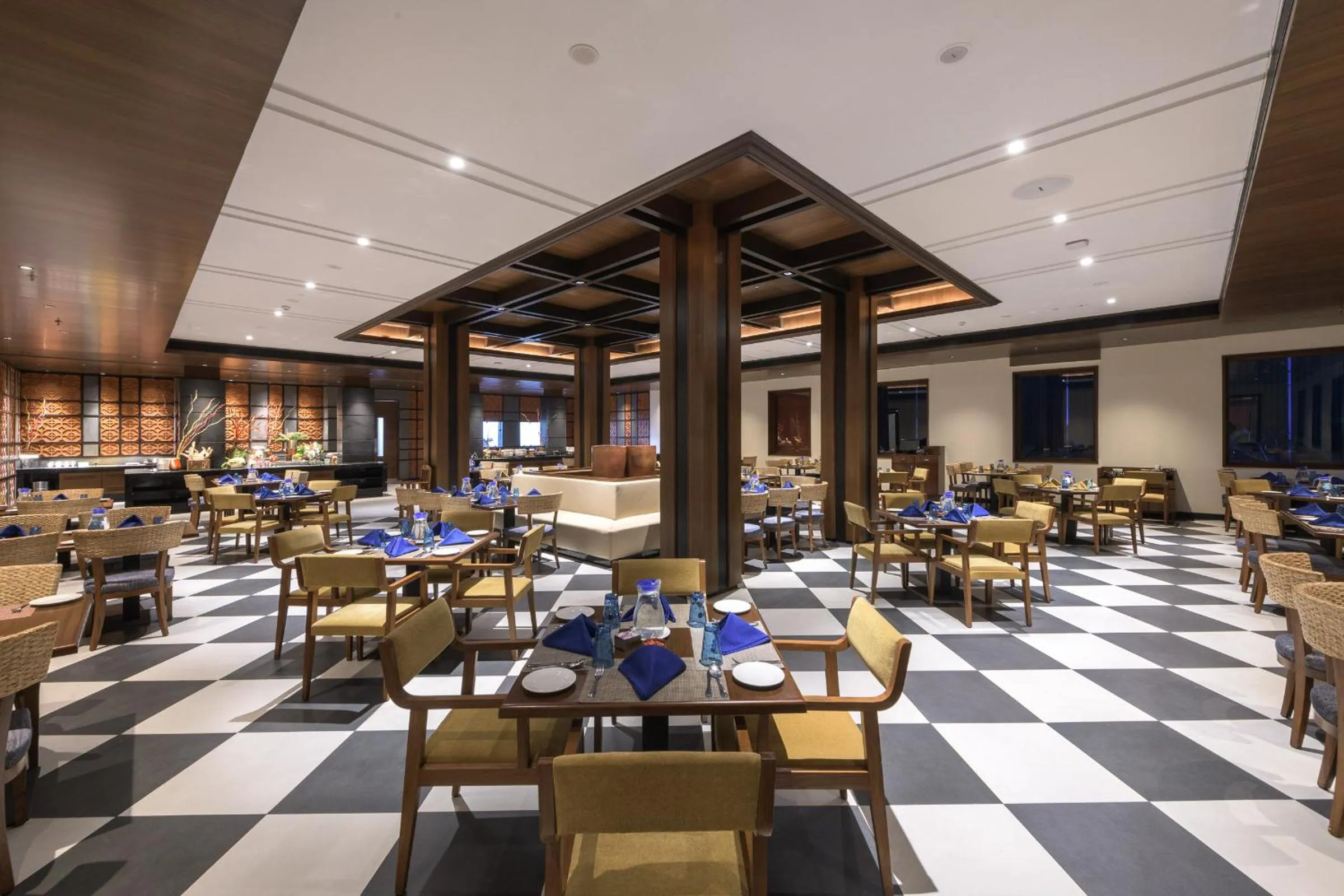 Restaurant/places to eat in Club Mahindra Ashtamudi