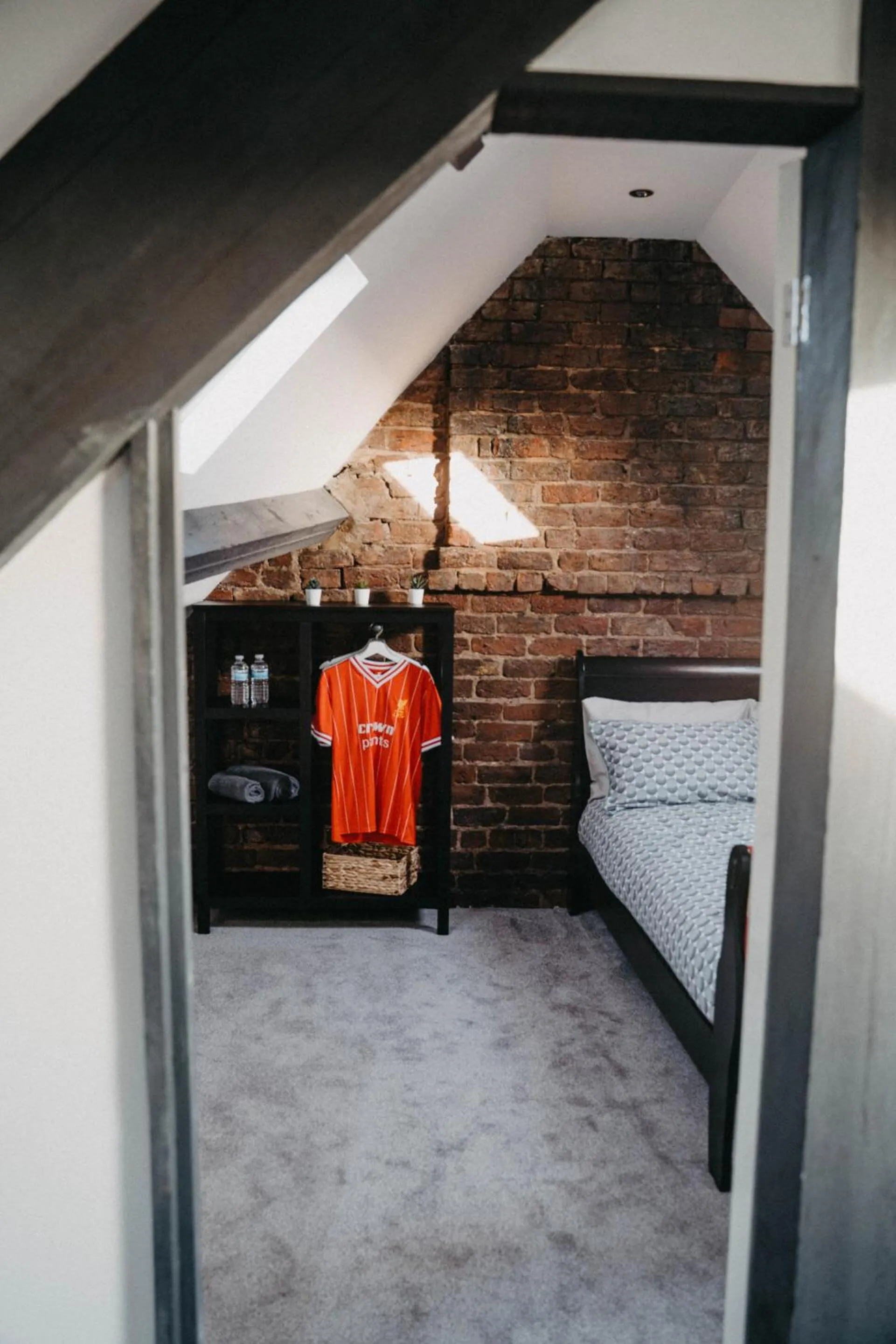 Bedroom, Bed in Flat Iron Anfield
