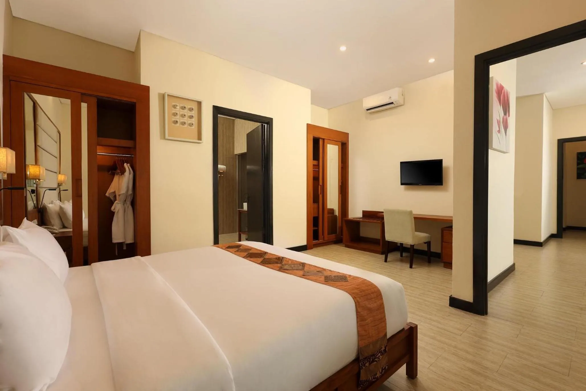 Property building, Bed in Lv8 Resort Hotel