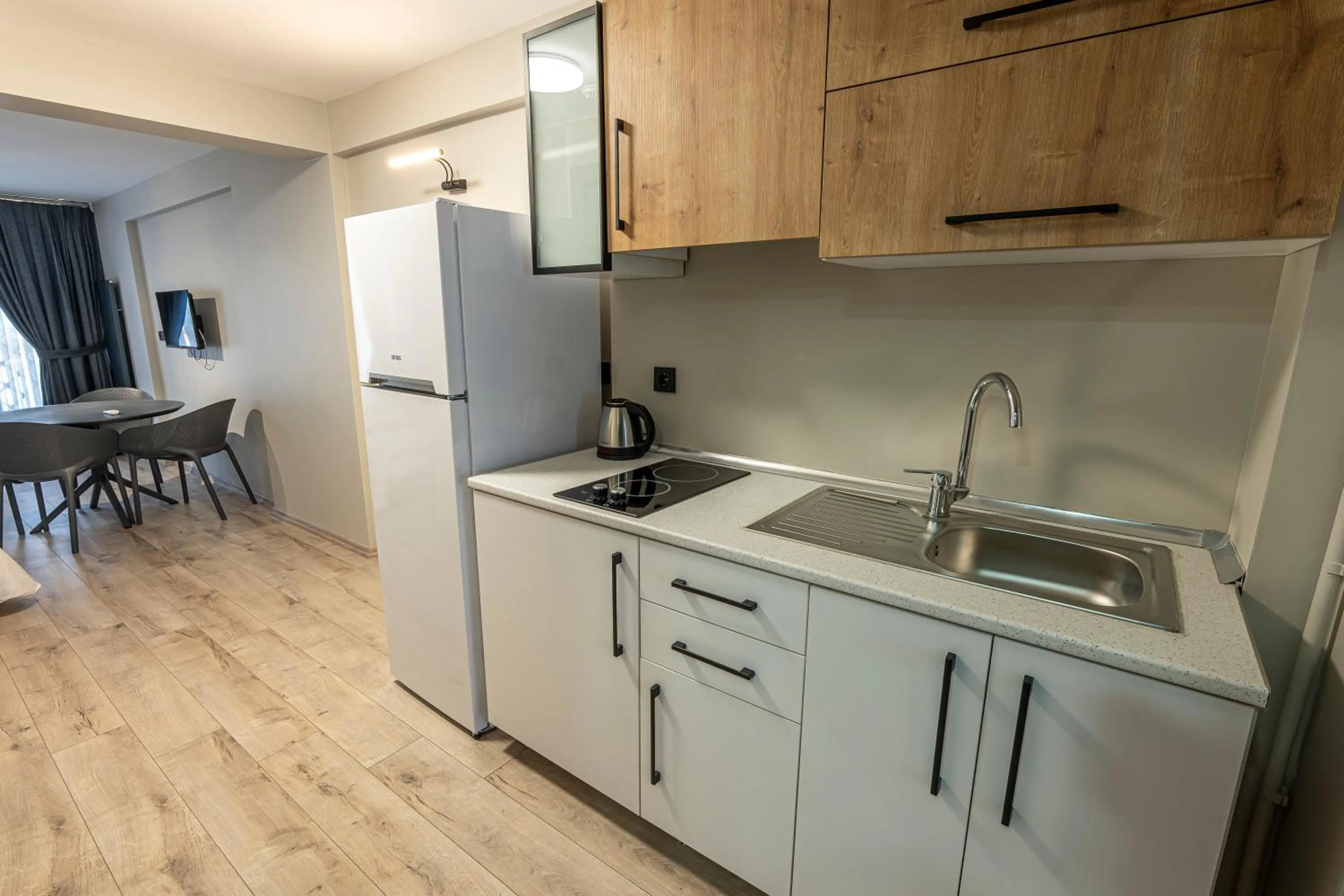 Kitchen or kitchenette in Calanthe Residence