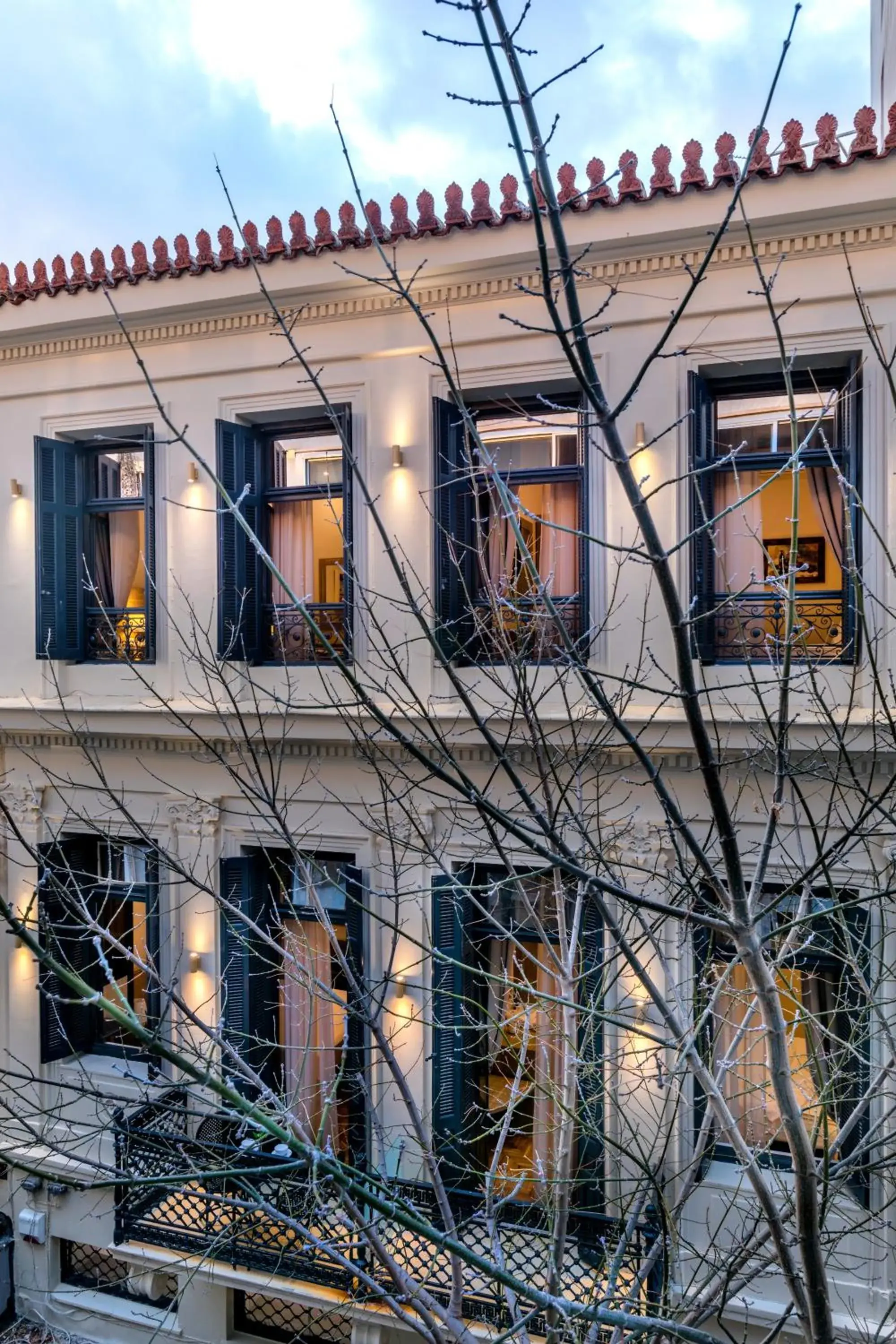 Property building in Athens Manor Houses Property building in Athens Manor Houses