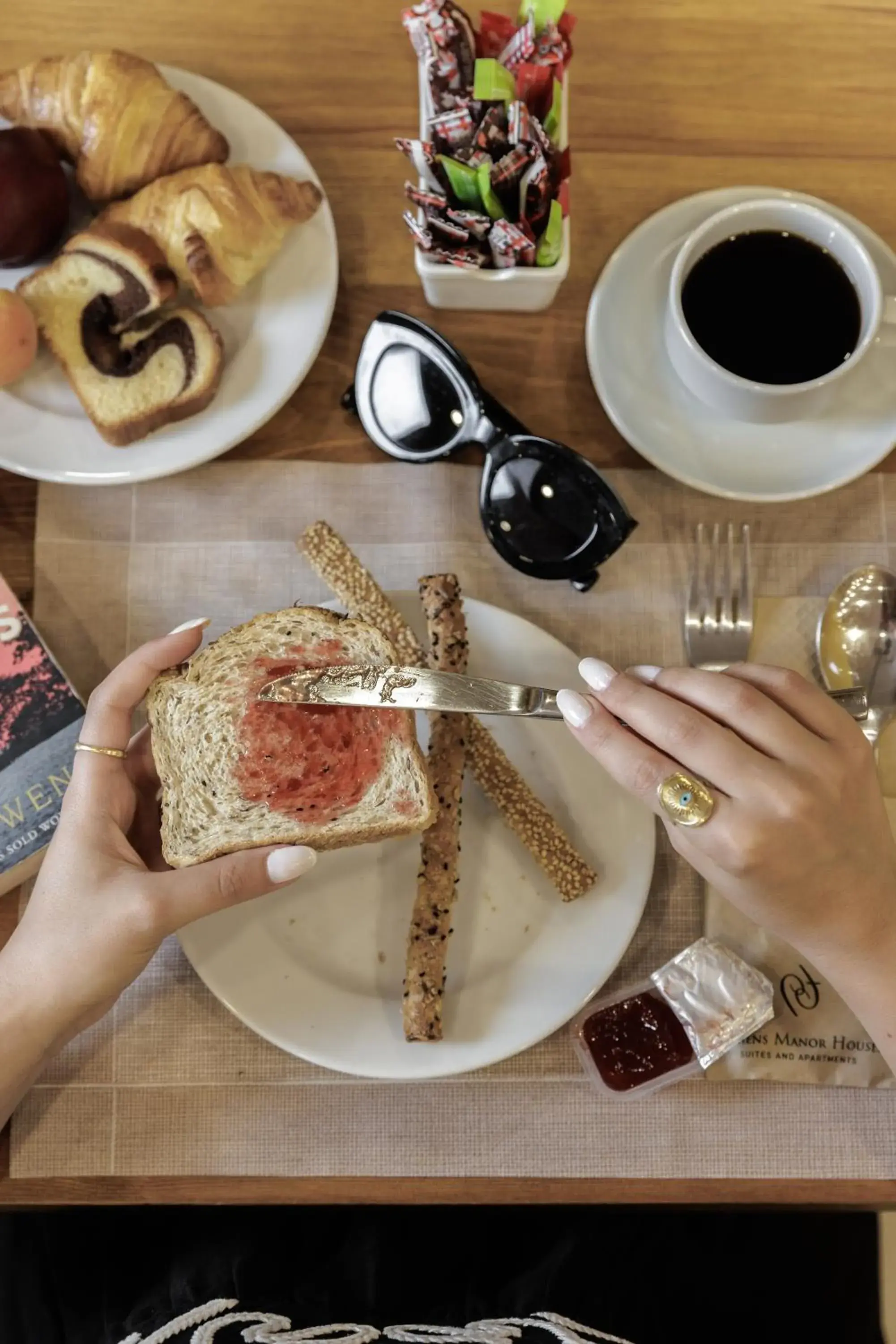 Breakfast in Athens Manor Houses Breakfast in Athens Manor Houses