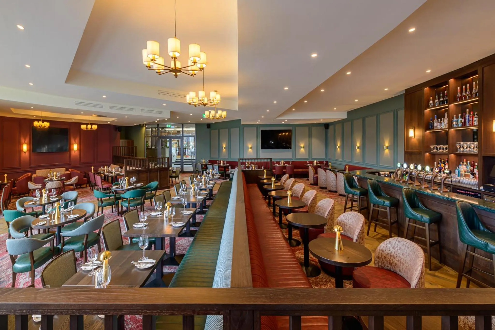Restaurant/places to eat in Hotel Killarney