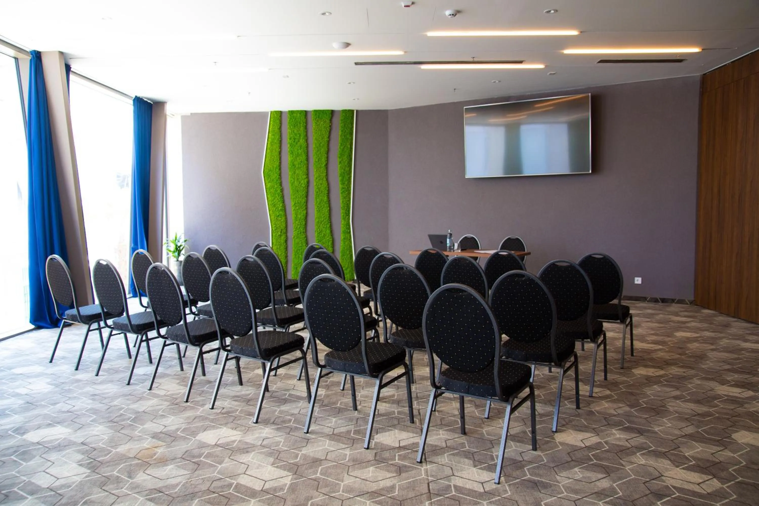 TV and multimedia in Hotel Paris