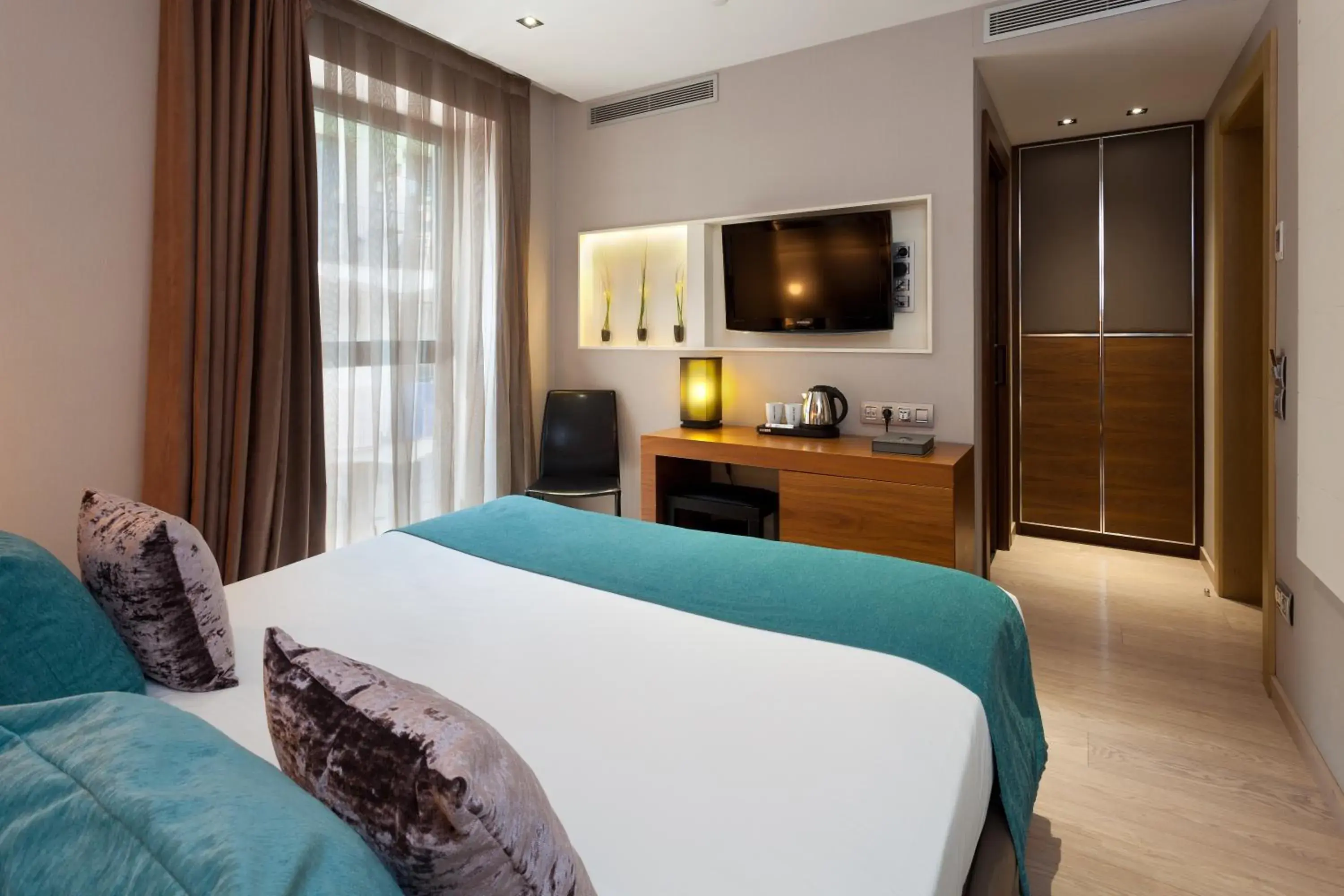 Economy Double or Twin Room in Hotel España Ramblas Economy Double or Twin Room in Hotel España Ramblas