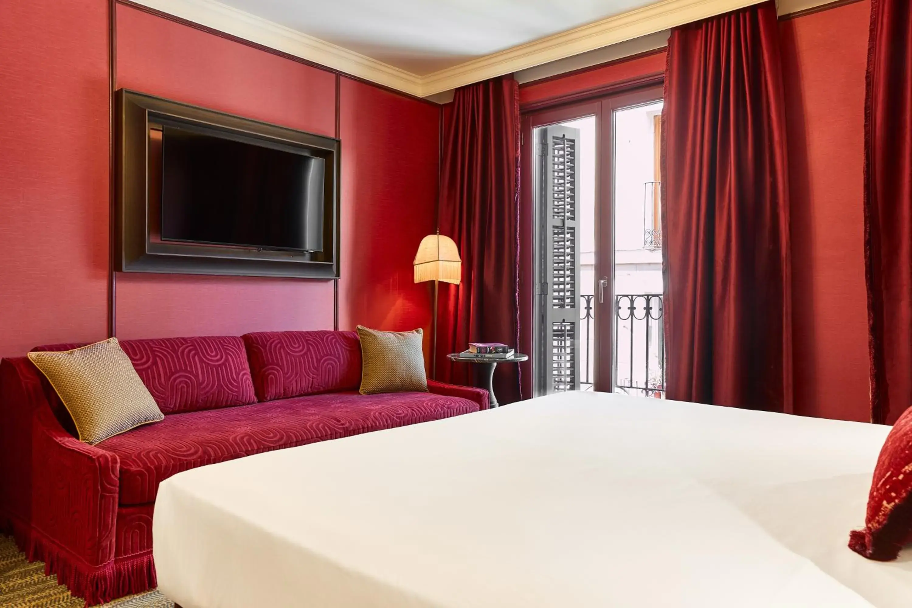 Bed in Hotel España Ramblas Bed in Hotel España Ramblas