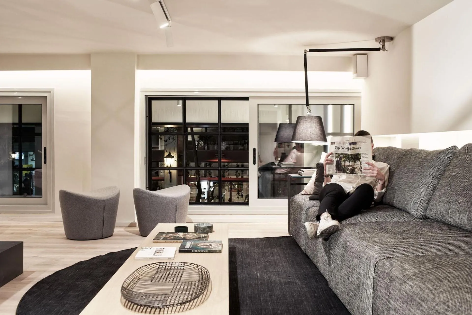 Living room in Urban Frame Plaka