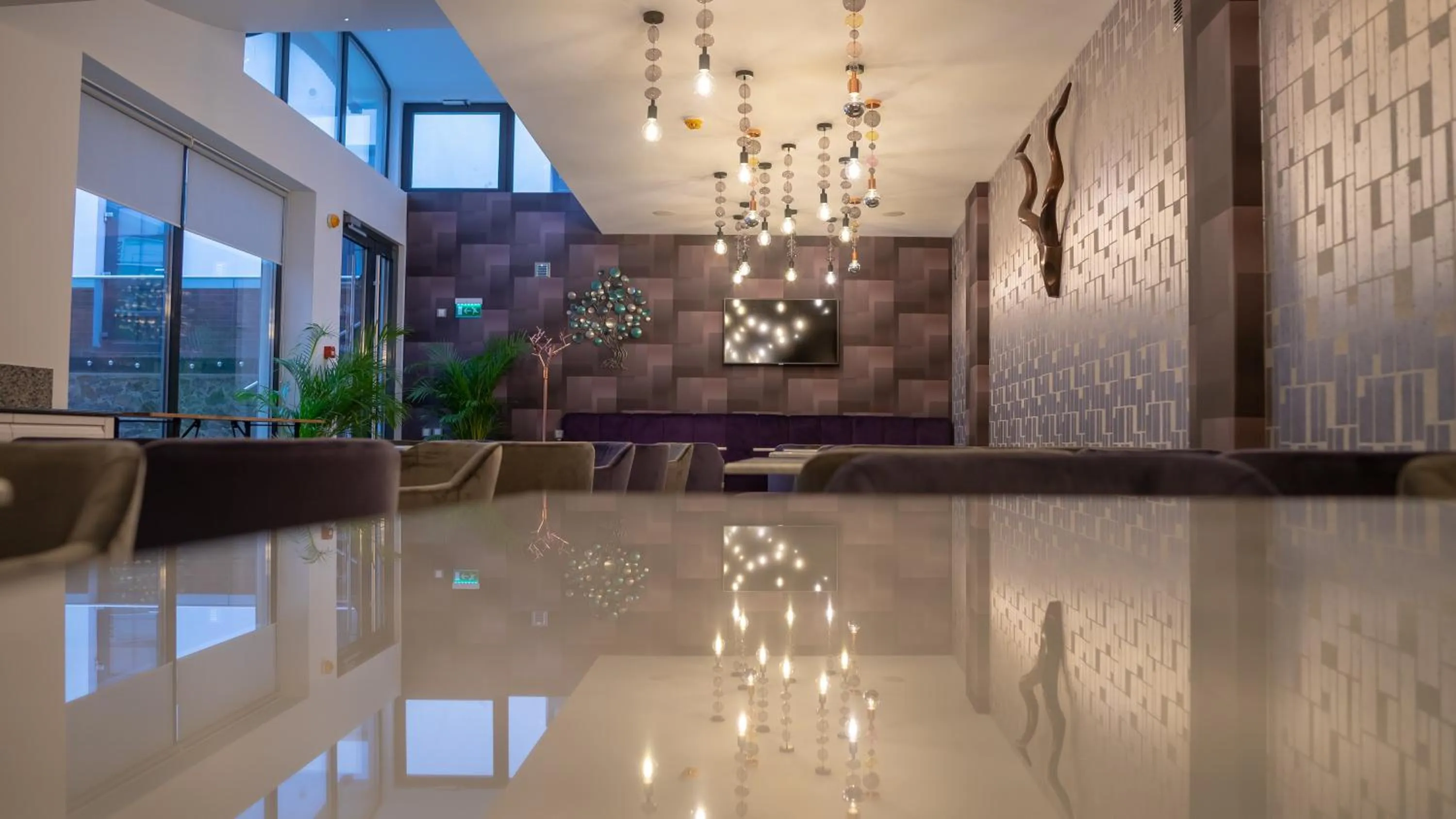 Restaurant/places to eat in ART Hotel