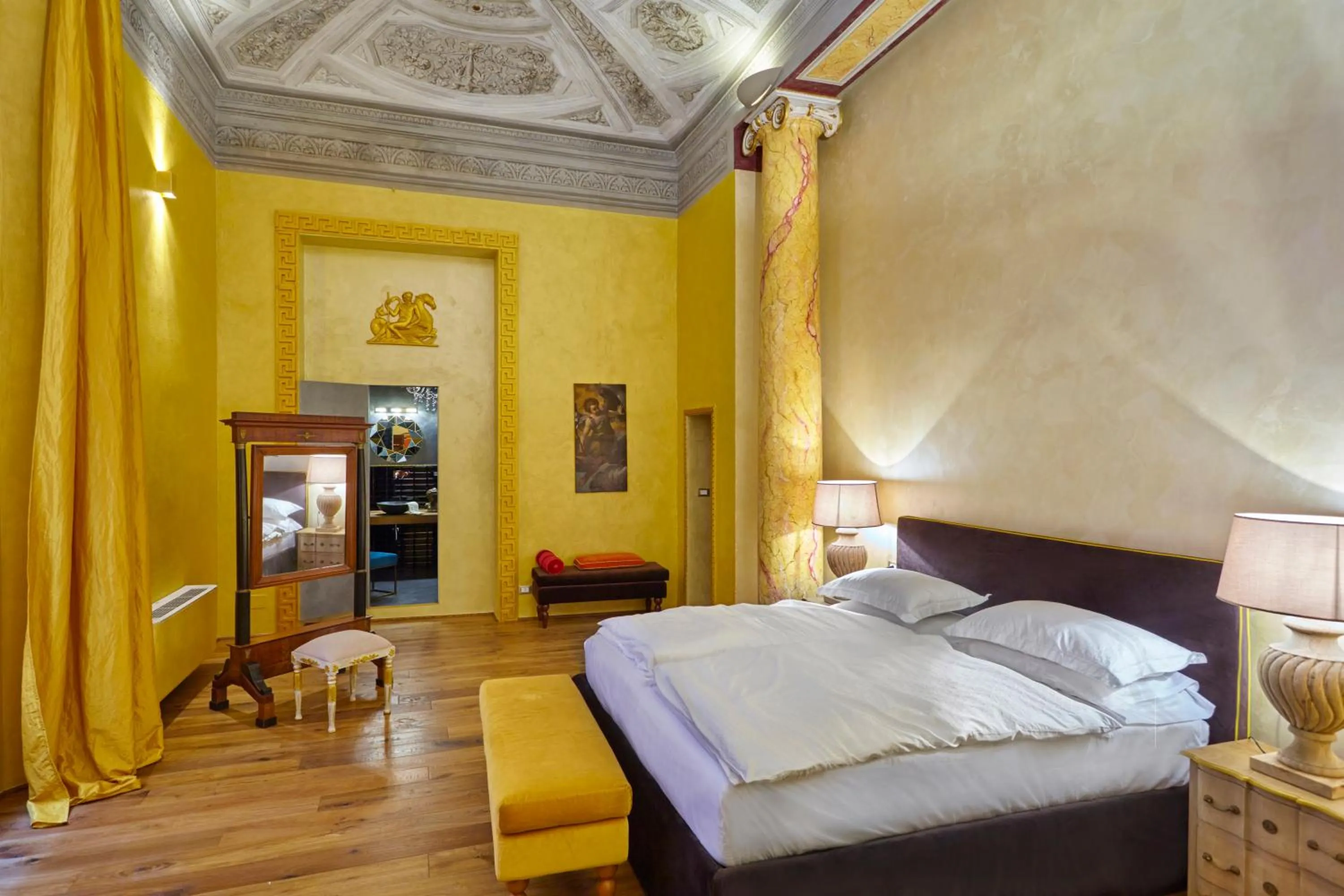 Bed in Palazzo di Alcina - Residenza d'Epoca - Luxury Rooms -
