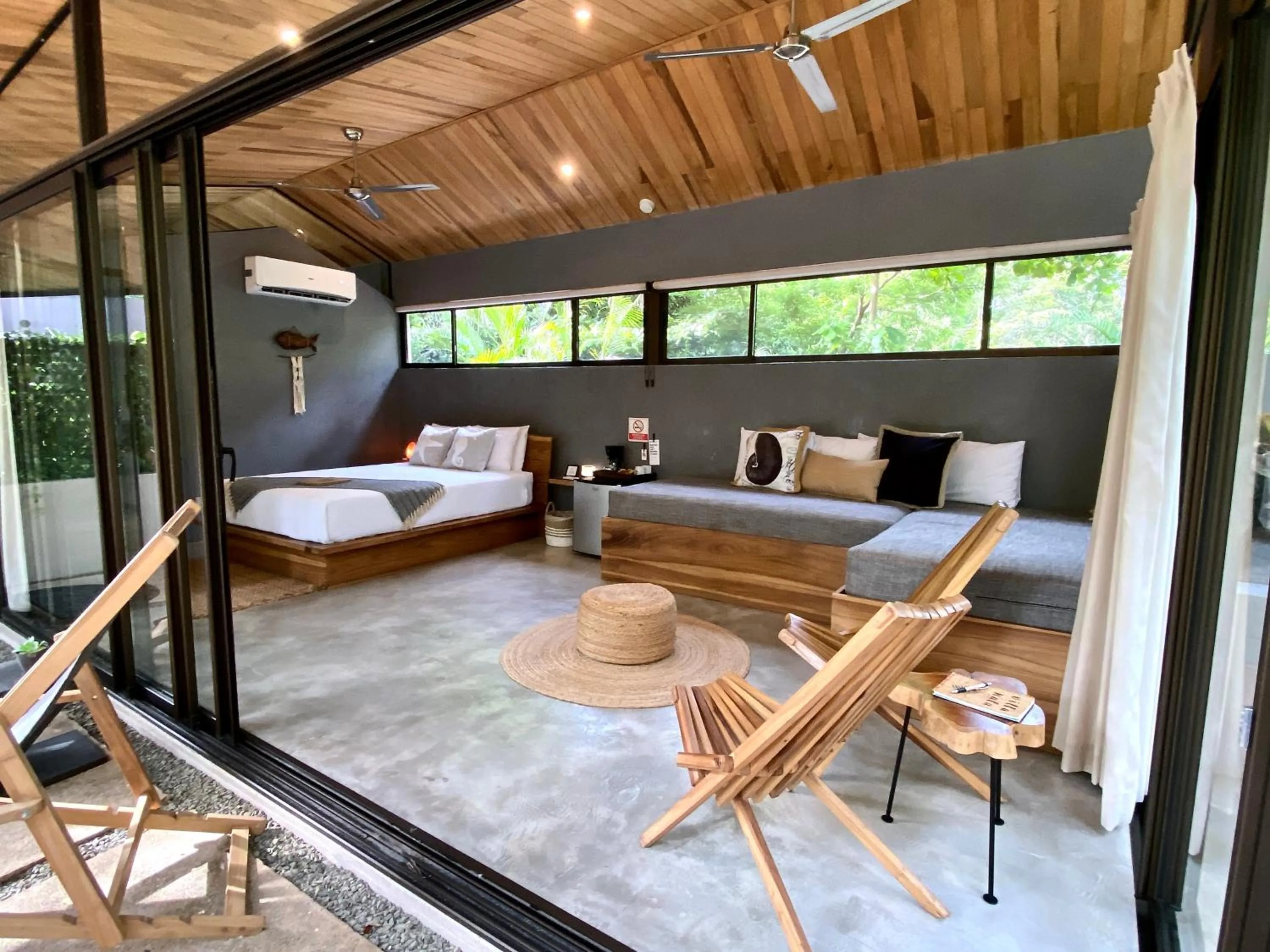 Photo of the whole room in Villas Kalei