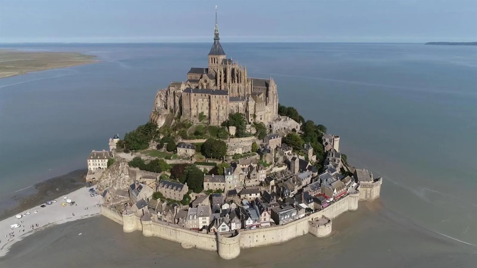 Nearby landmark in Chambre familiale proche Mont St Michel