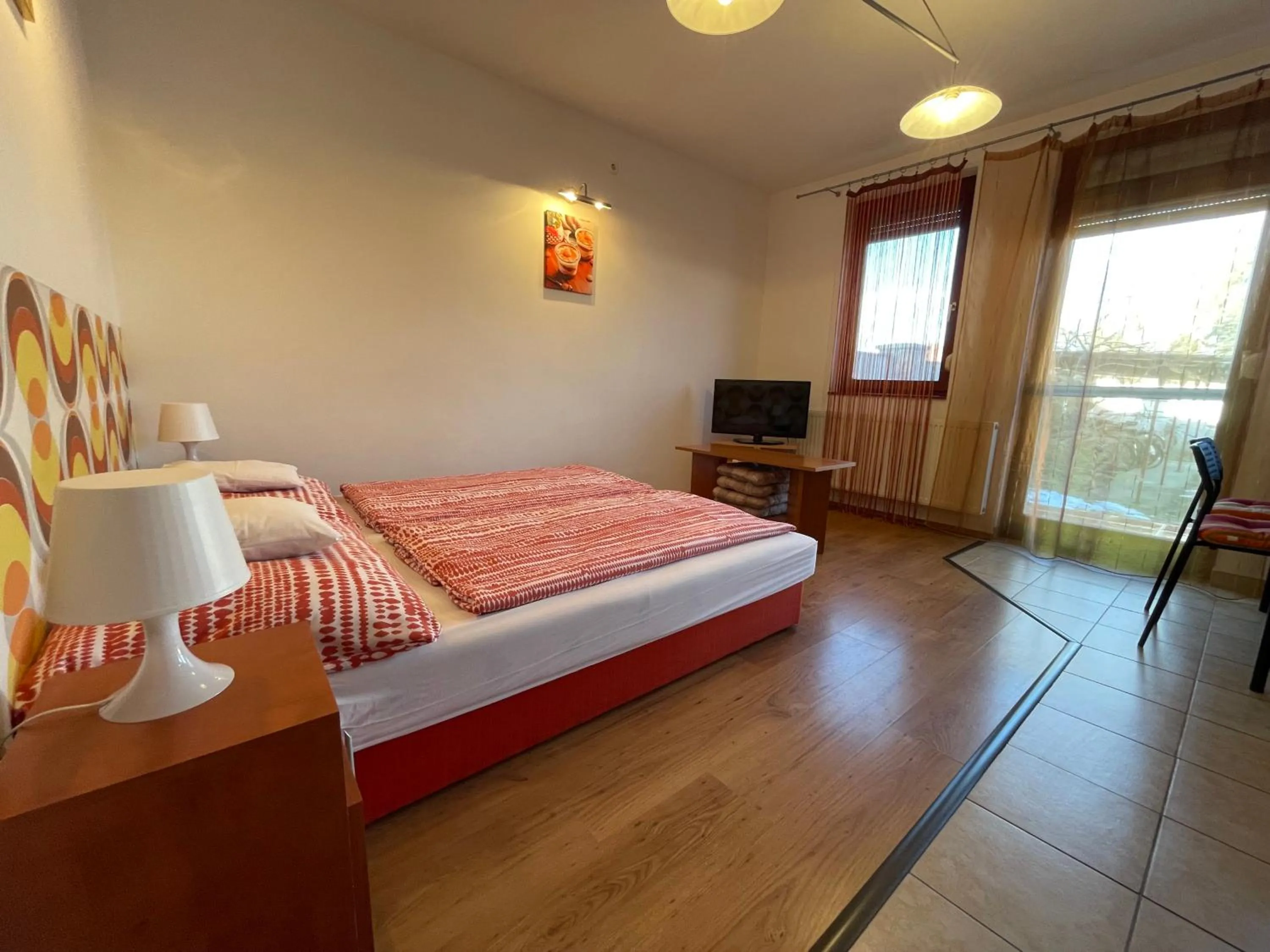 Bedroom, Bed in Hellasz Apartman