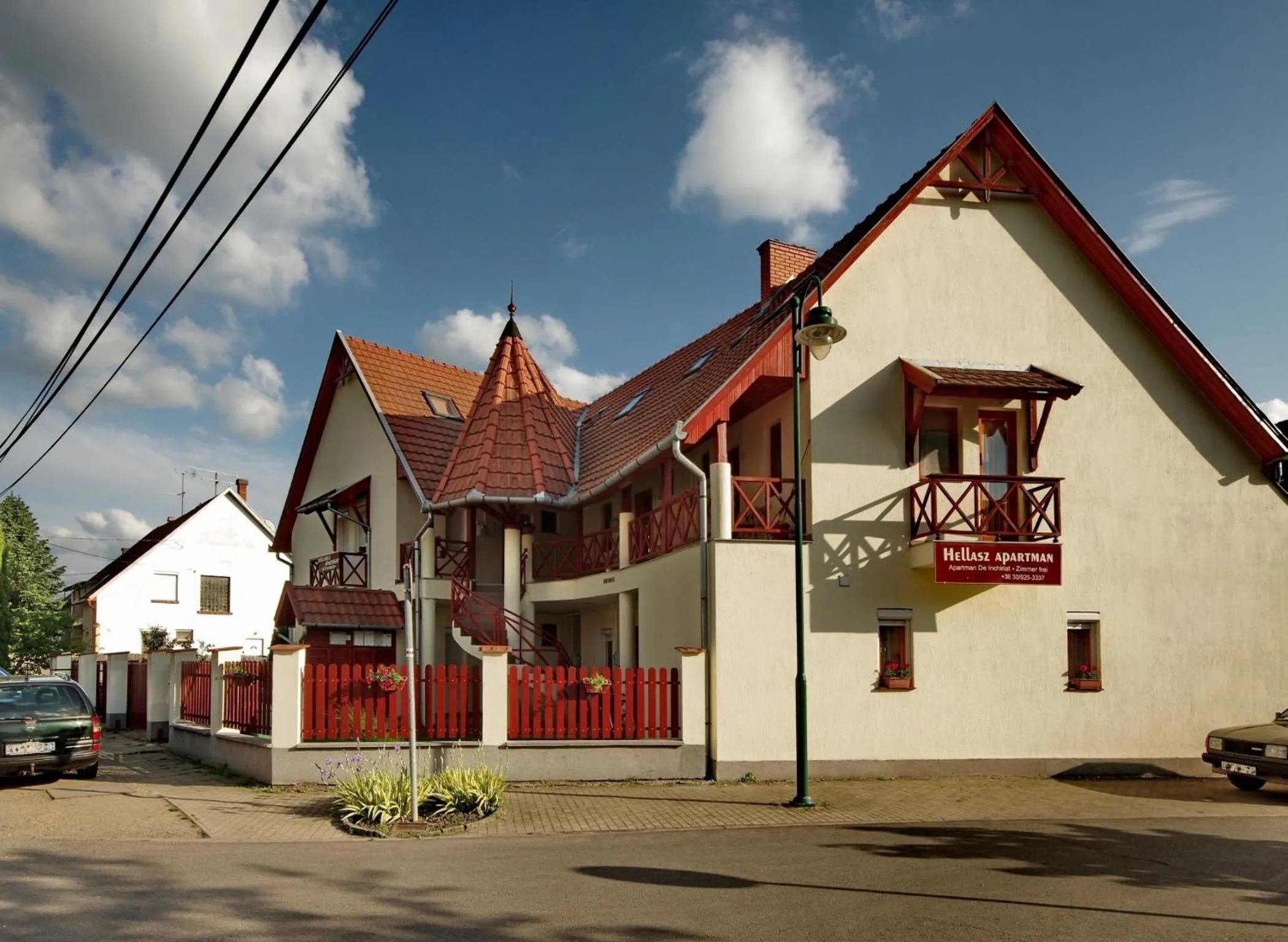 Facade/entrance in Hellasz Apartman