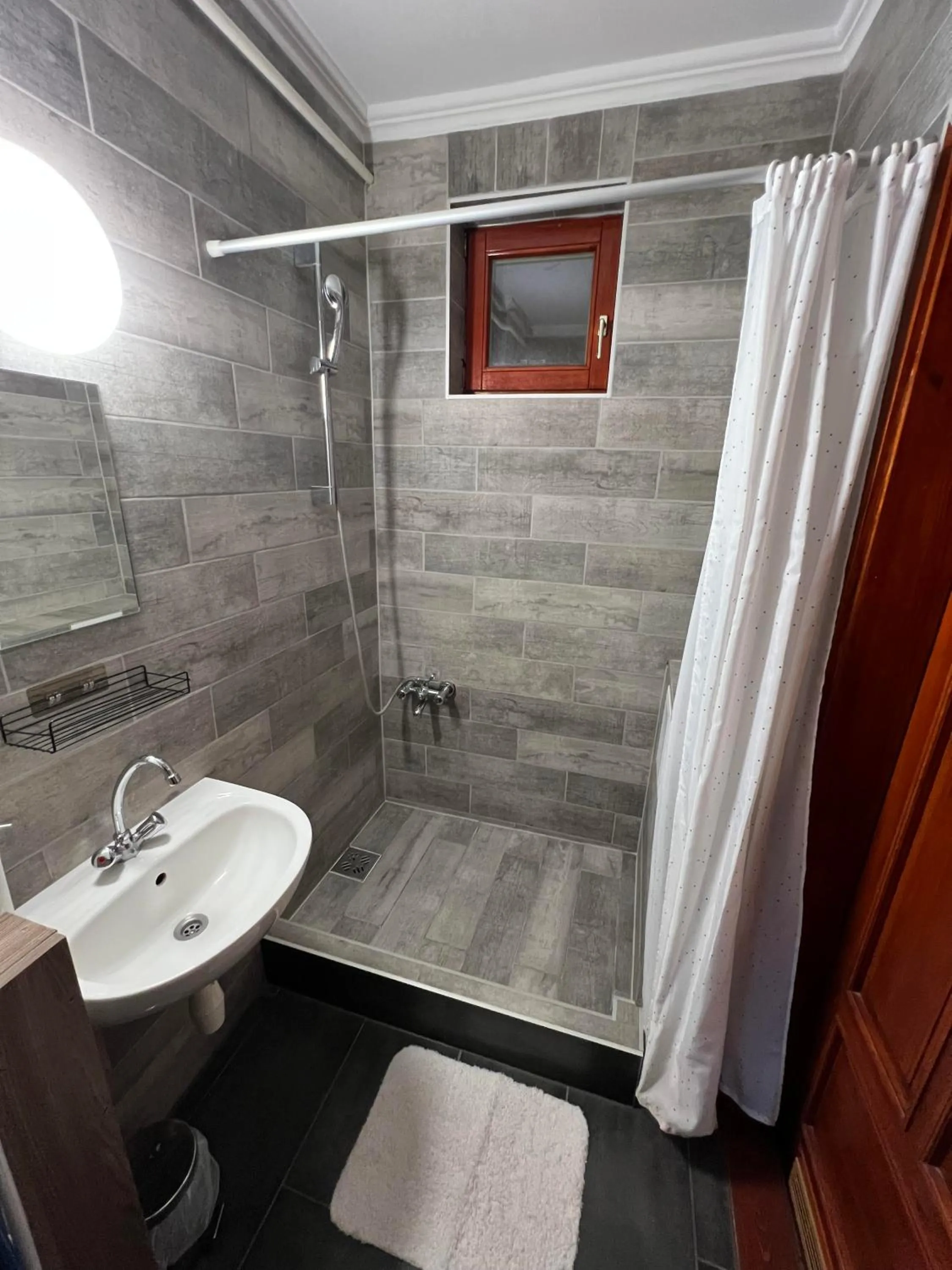 Bathroom in Hellasz Apartman