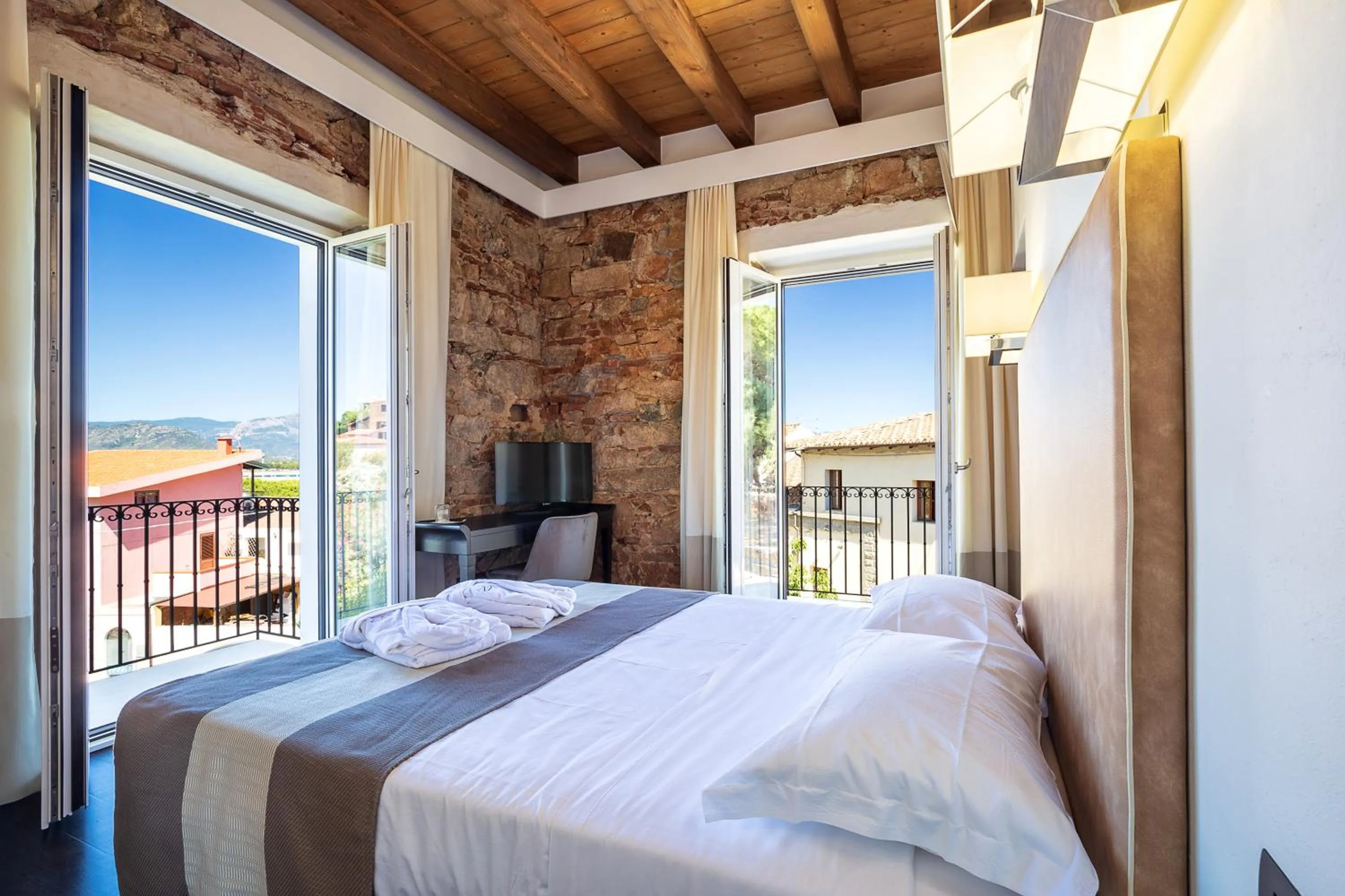 Garden view, Bed in Raphael Hotel Arbatax