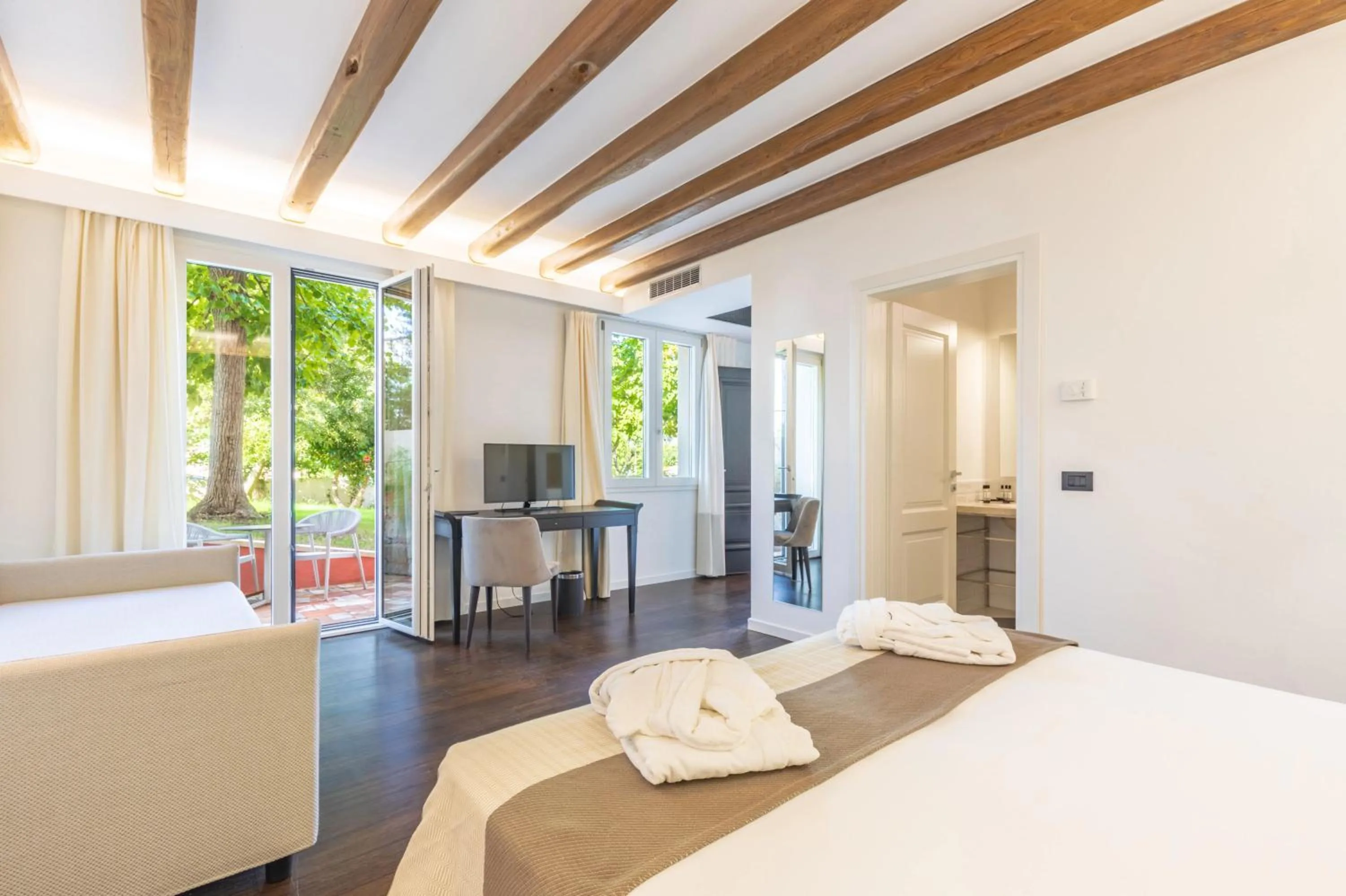 Bedroom, Bed in Raphael Hotel Arbatax