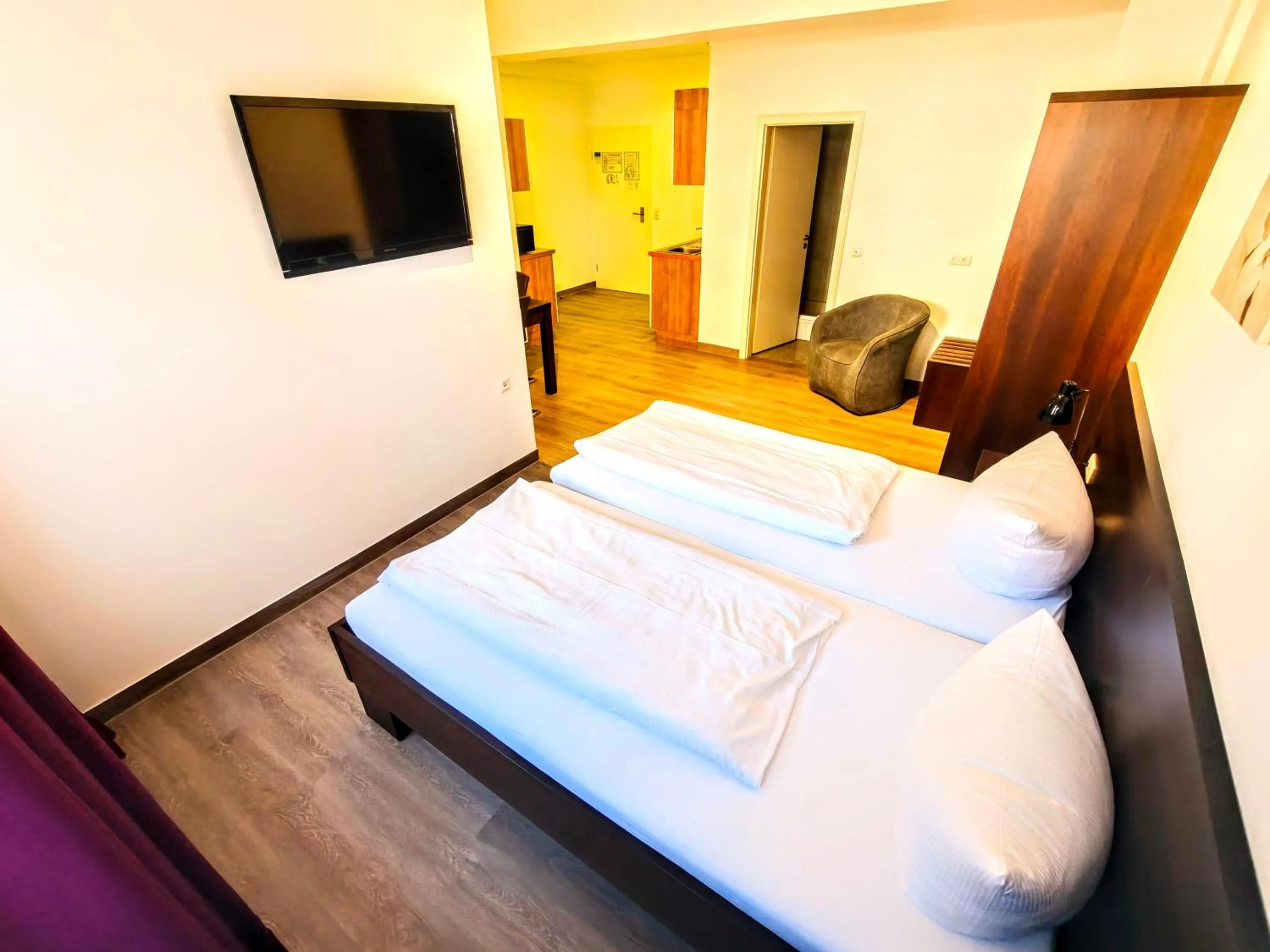 Photo of the whole room, Bed in Boardinghouse - Stadtvilla Budget