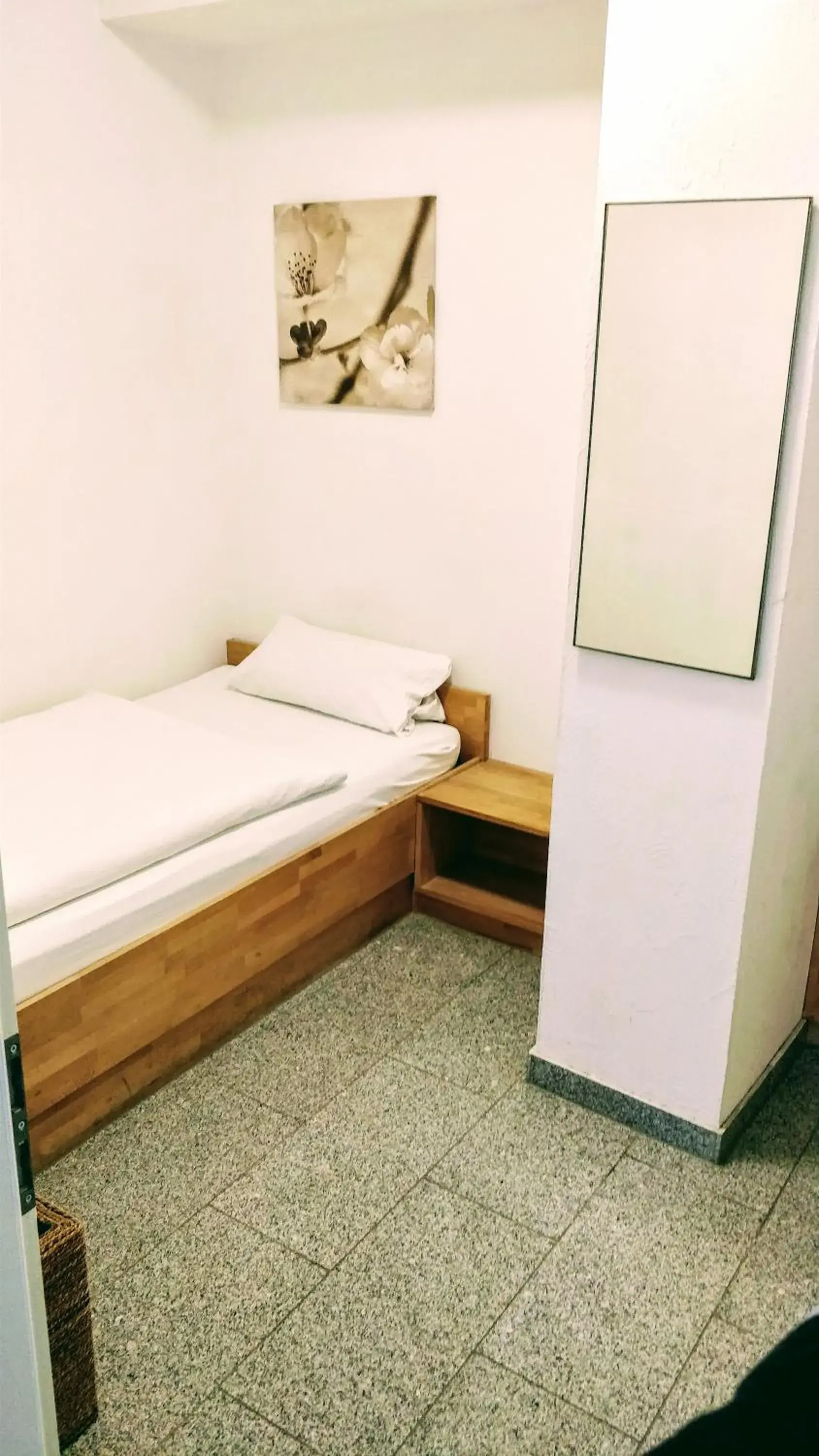 cot, Bed in Boardinghouse - Stadtvilla Budget cot, Bed in Boardinghouse - Stadtvilla Budget