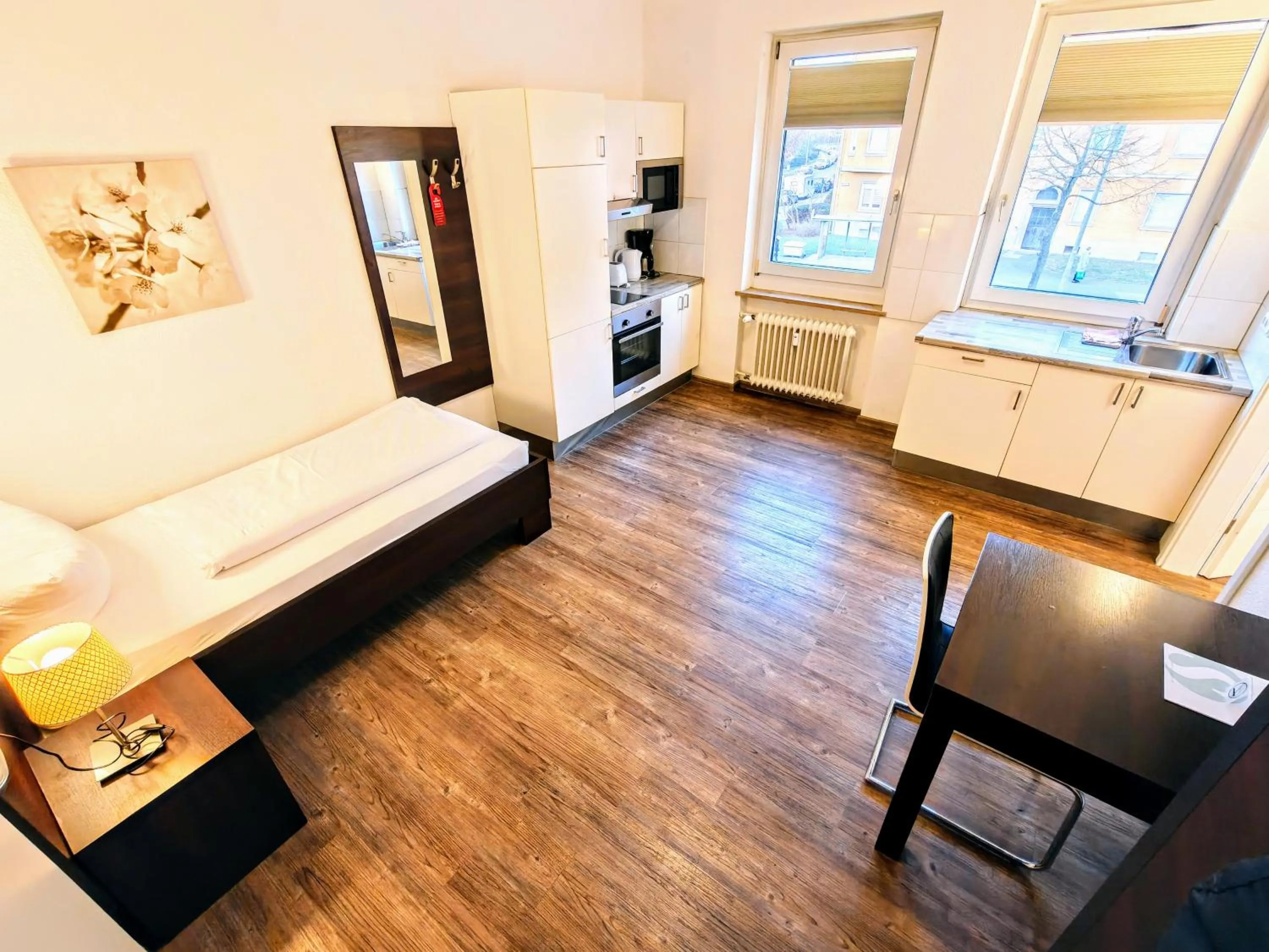 Photo of the whole room, Bed in Boardinghouse - Stadtvilla Budget