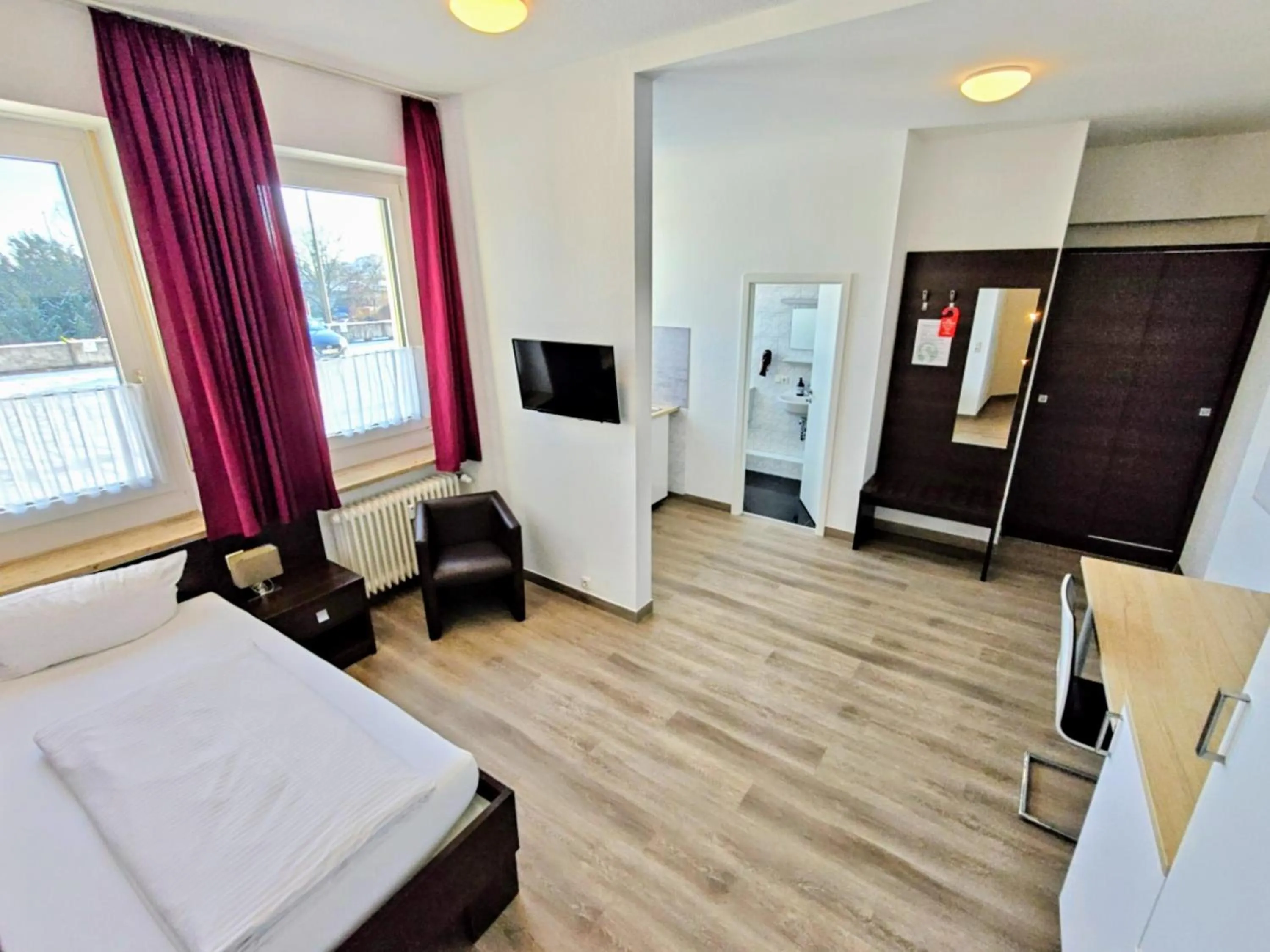 Photo of the whole room, Bed in Boardinghouse - Stadtvilla Budget