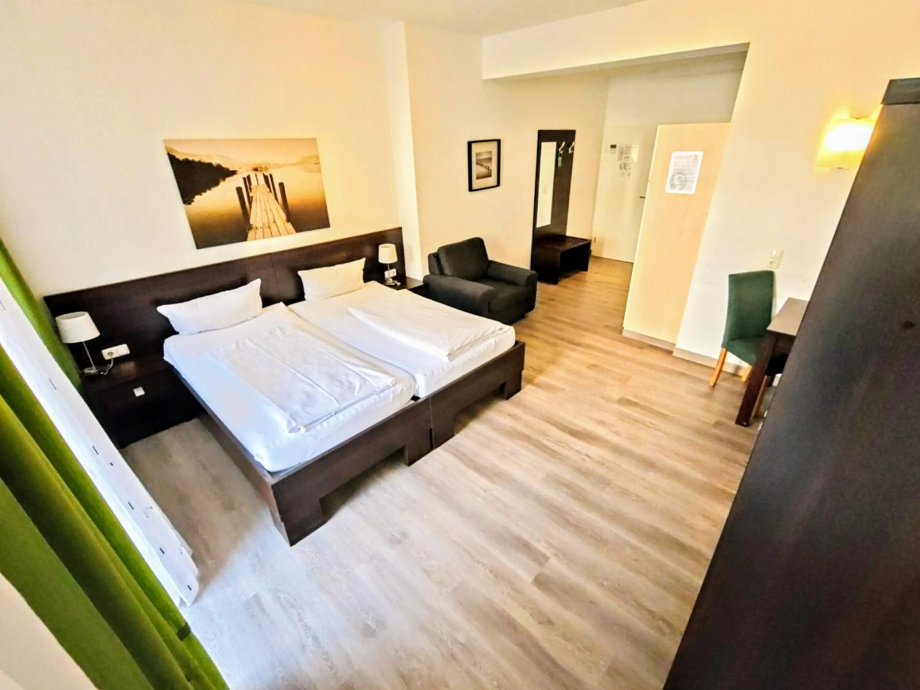 Photo of the whole room, Bed in Boardinghouse - Stadtvilla Budget