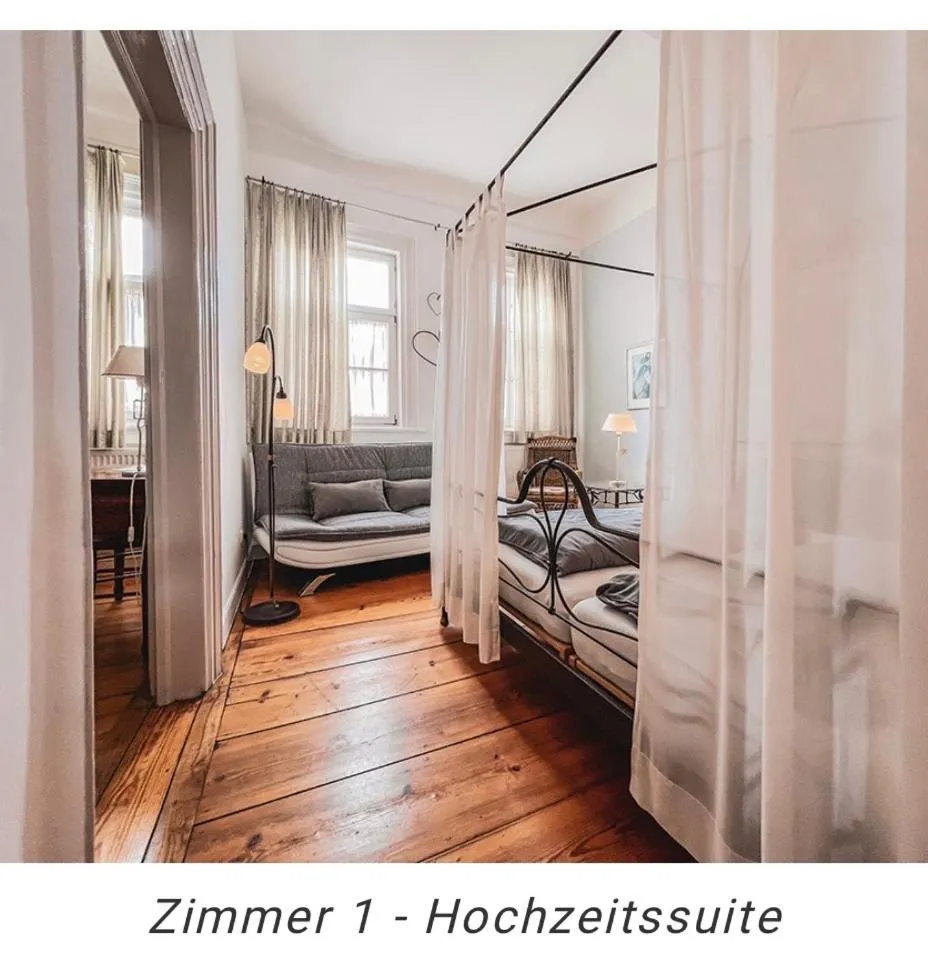 Bed in Hotel Weinstube am Markt