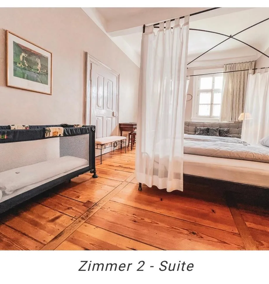 Bed in Hotel Weinstube am Markt