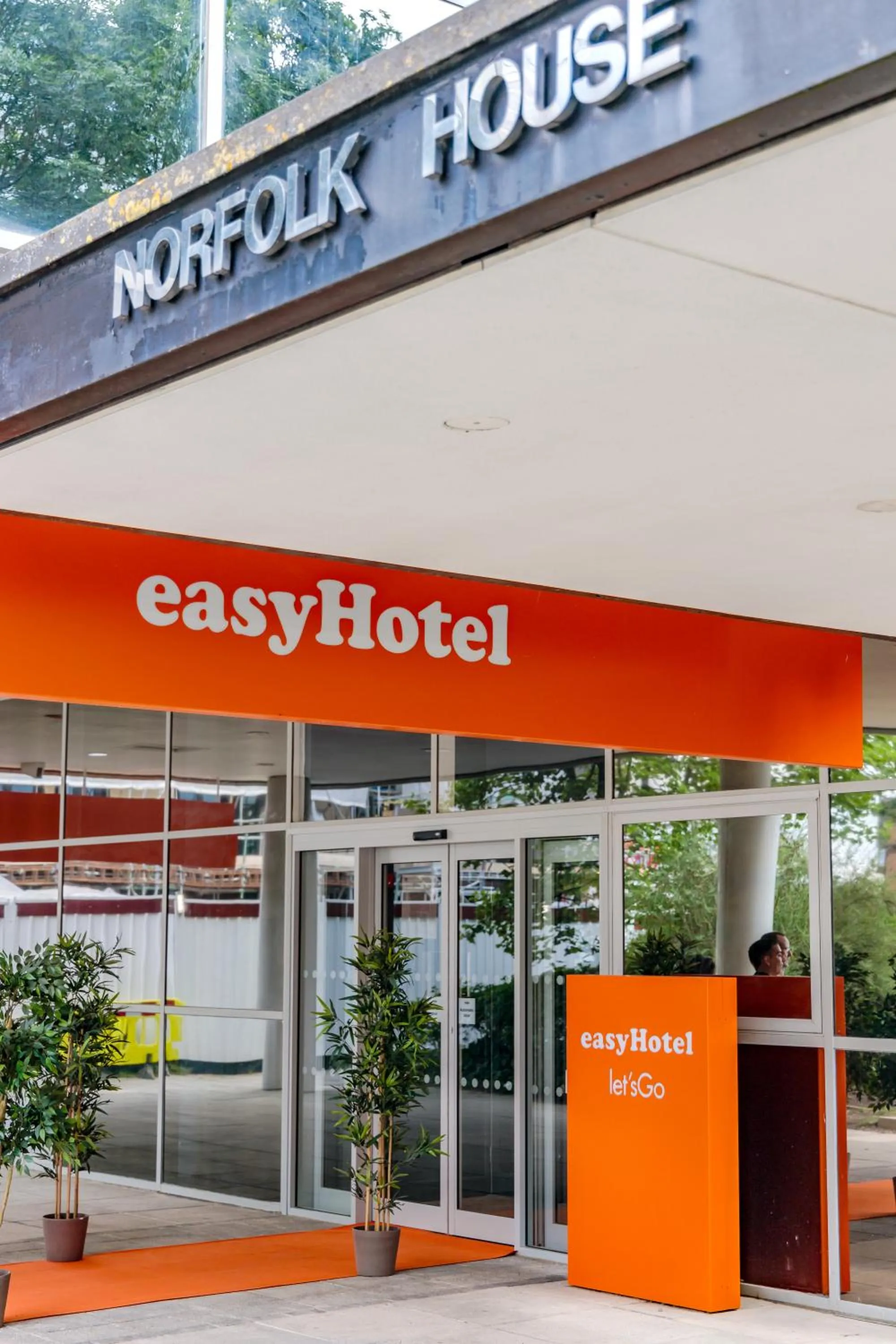 Property building in easyHotel Milton Keynes