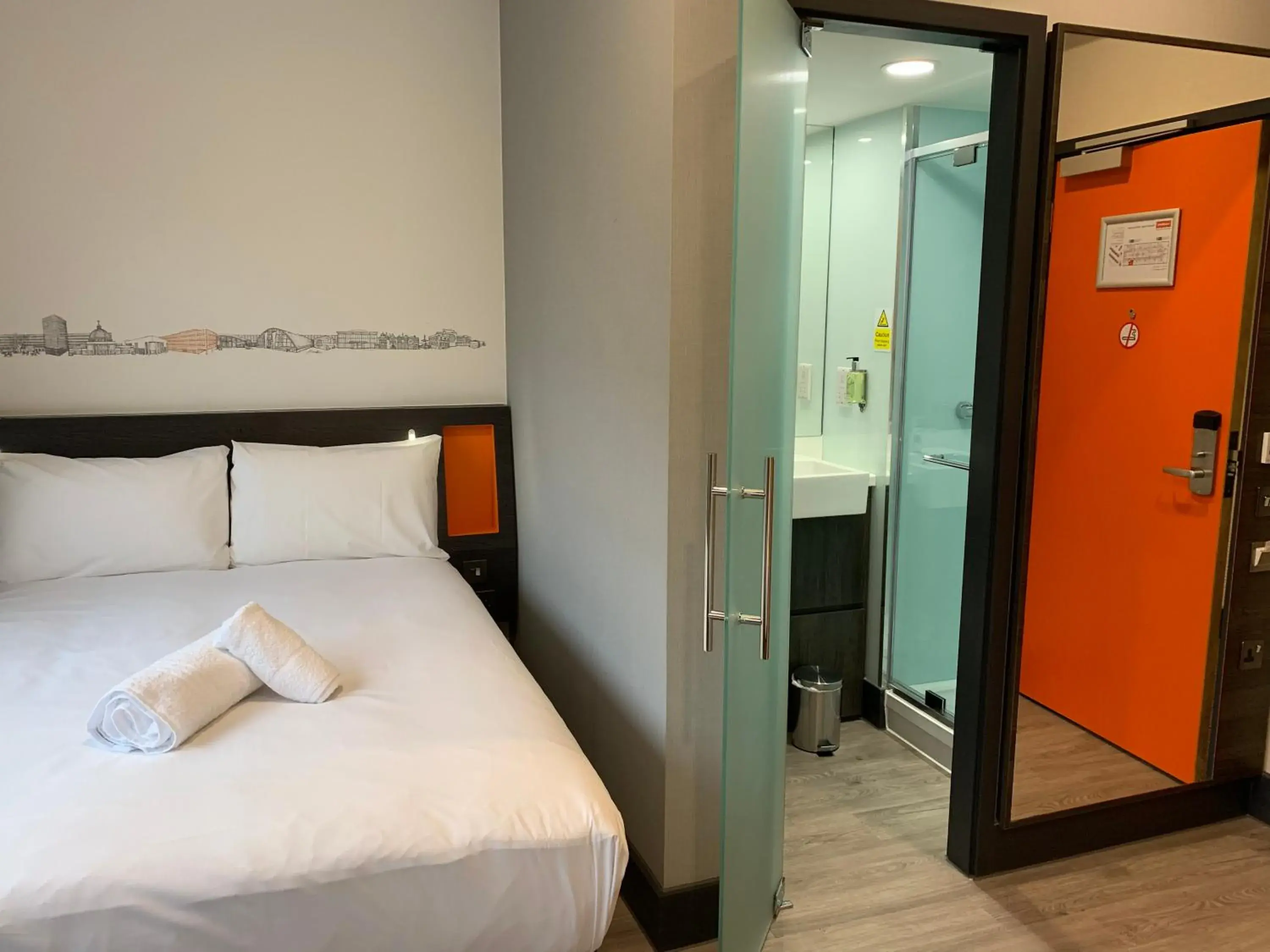 Bedroom, Bed in easyHotel Milton Keynes Bedroom, Bed in easyHotel Milton Keynes