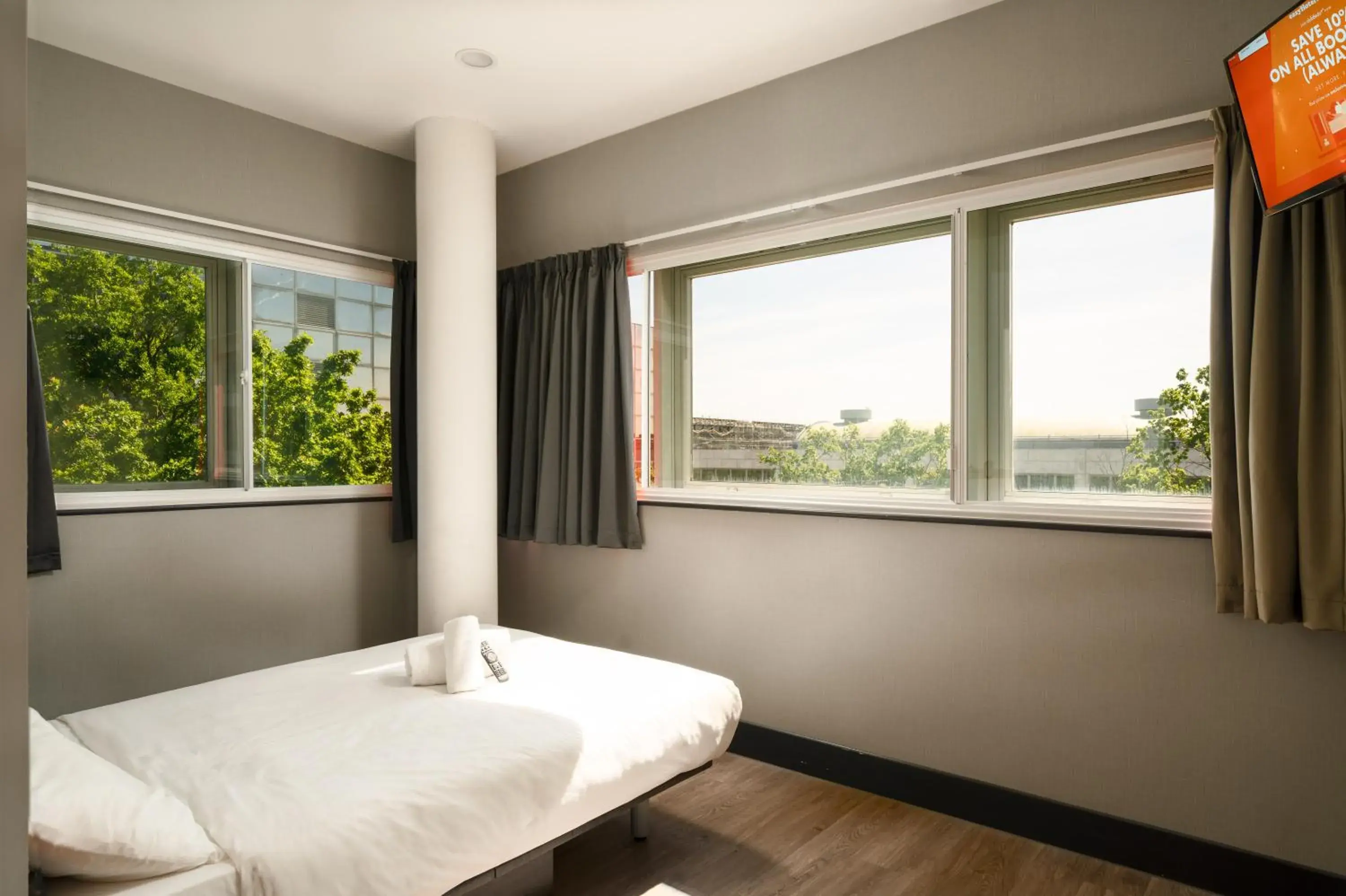 Bedroom, Bed in easyHotel Milton Keynes Bedroom, Bed in easyHotel Milton Keynes