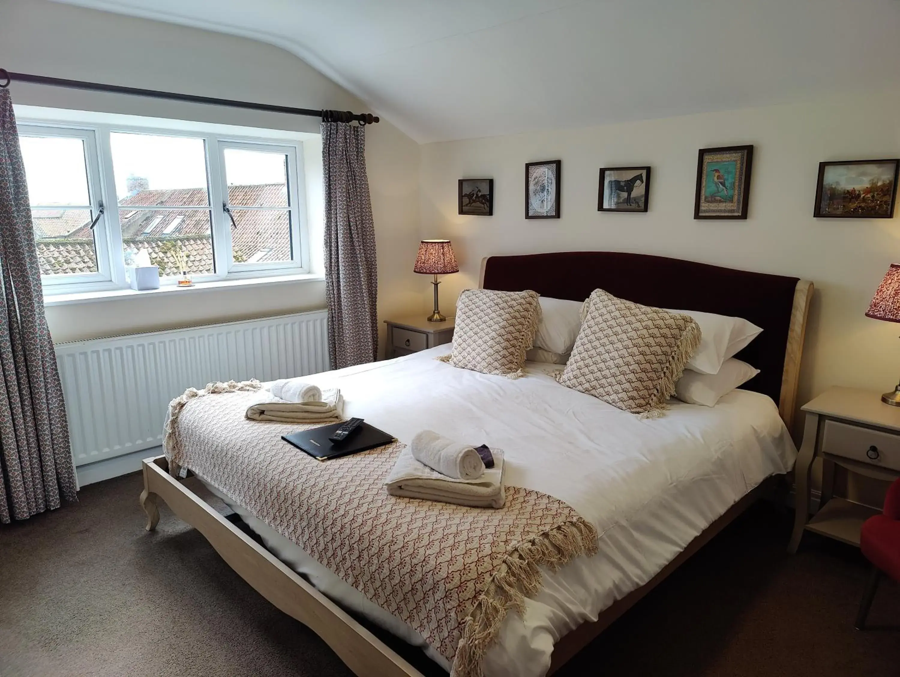 Superior Double Room in The Royal Oak Superior Double Room in The Royal Oak