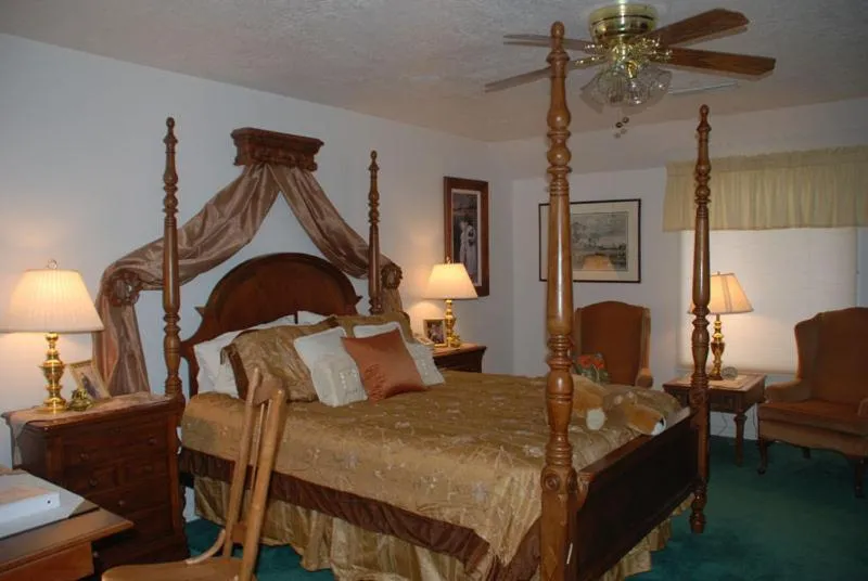 Bed in Novel House Inn at Zion