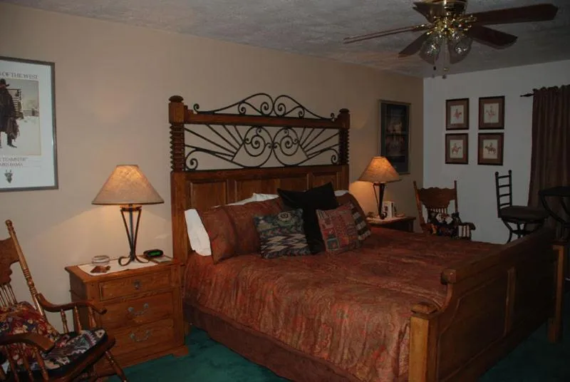 Bed in Novel House Inn at Zion